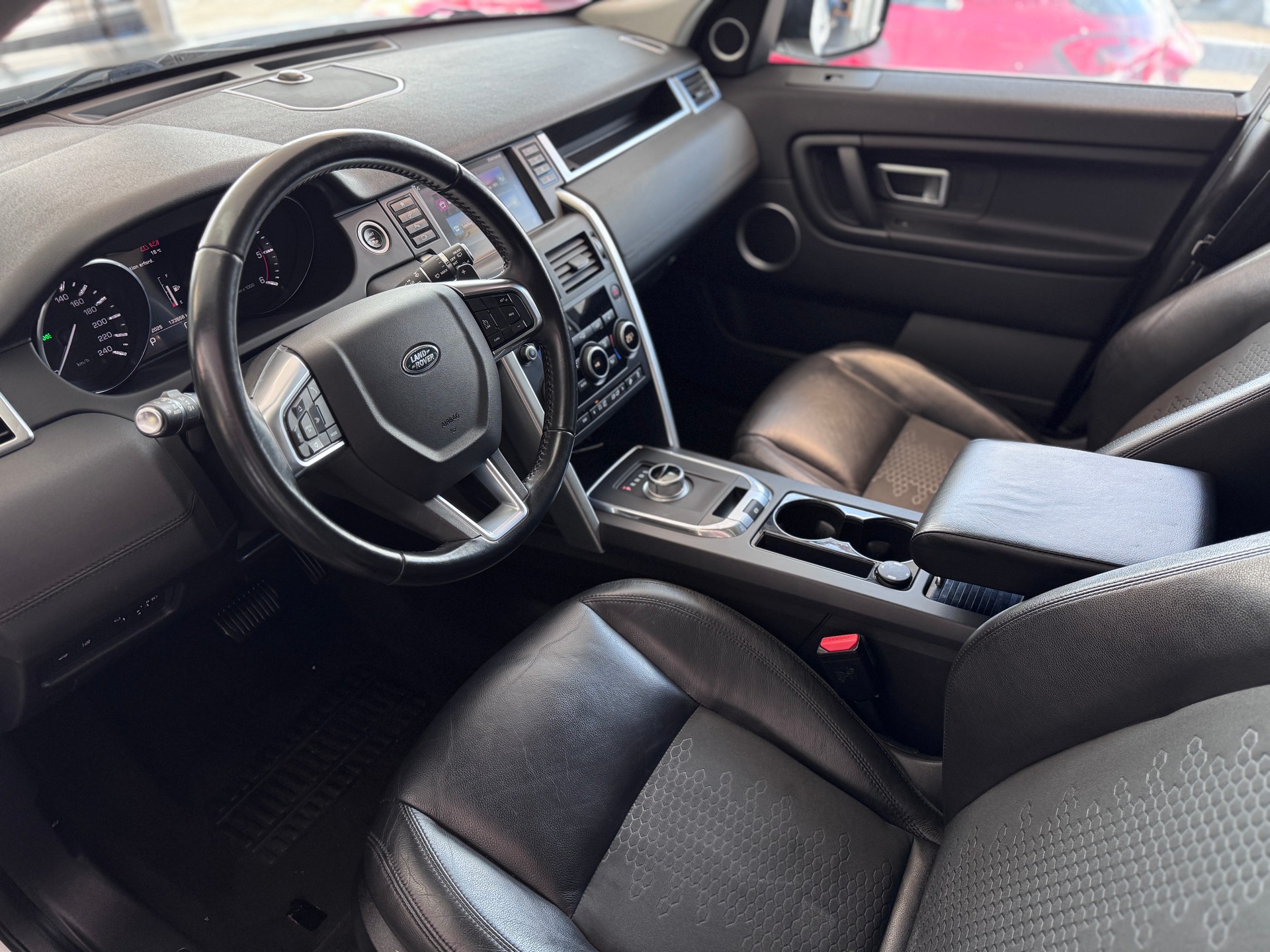LAND ROVER Discovery Sport 2.0 TD4 Pure AT9-image-7