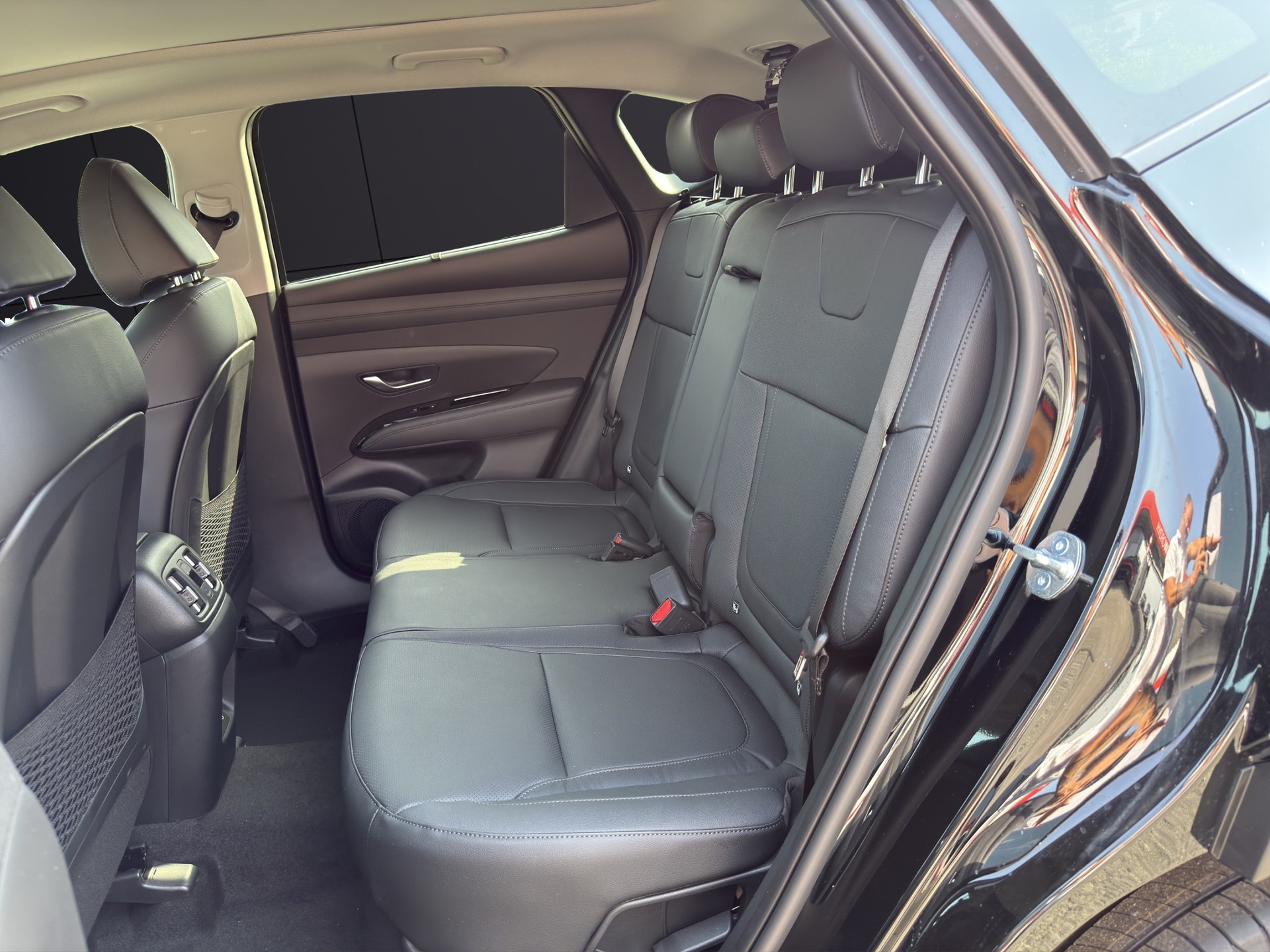 HYUNDAI Tucson 1.6 TGDI HEV Vertex Swiss Edition 4WD-image-16
