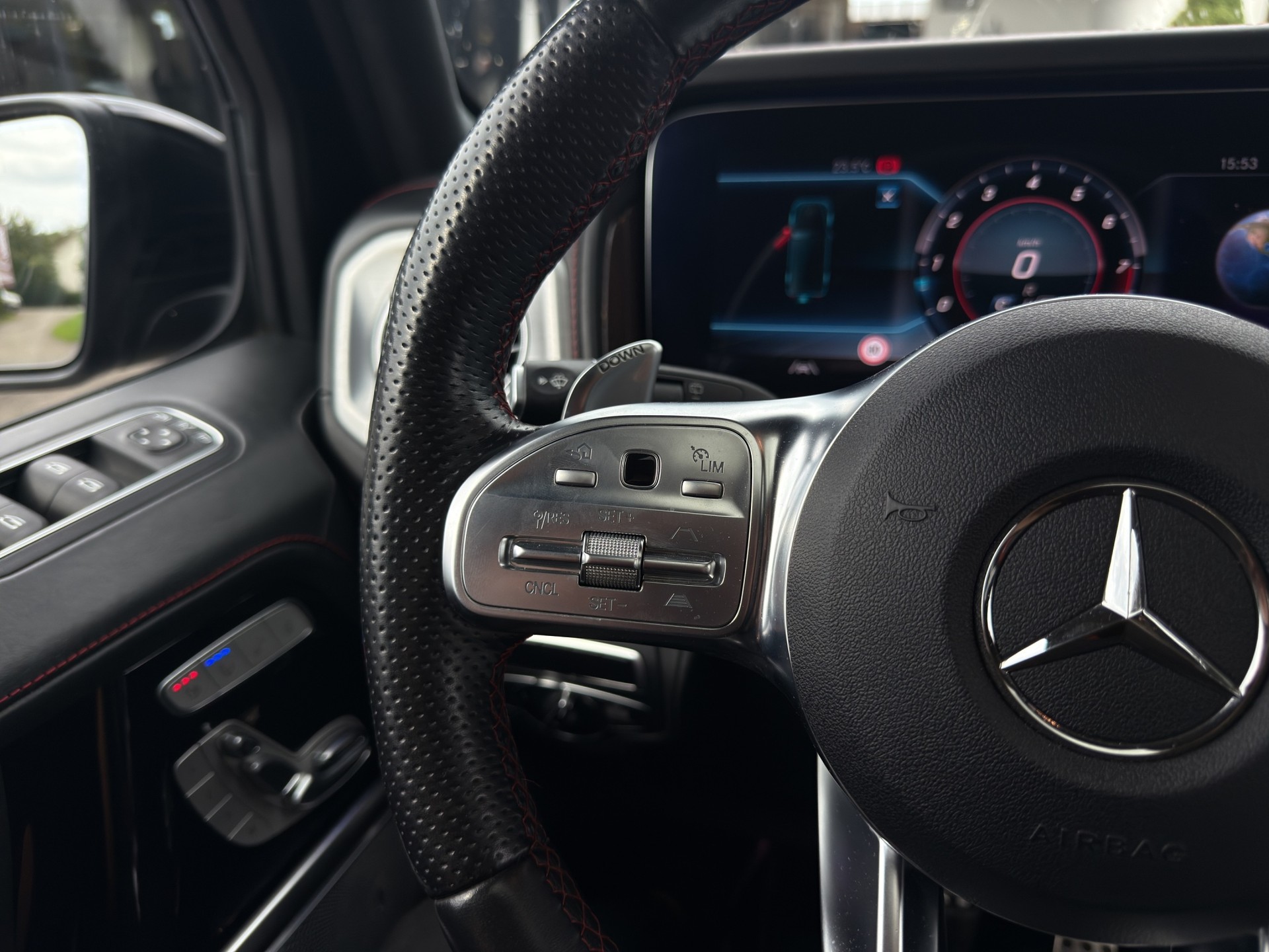 MERCEDES-BENZ G 63 AMG Edition 1 Speedshift Plus G-Tronic-image-17