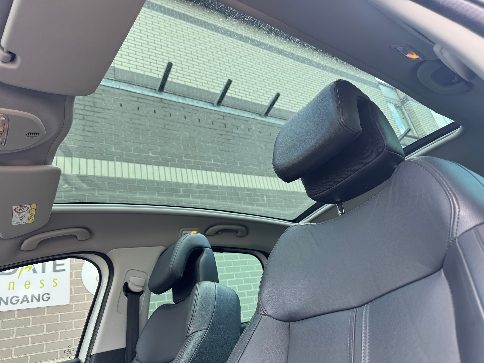 PEUGEOT 3008 HYbrid4 2.0 HDI ETG6-image-16