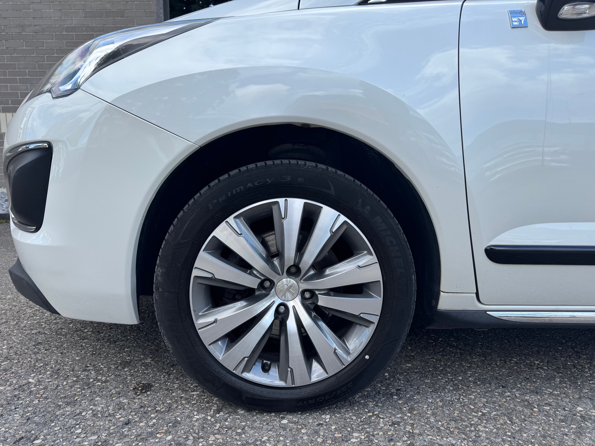 PEUGEOT 3008 HYbrid4 2.0 HDI ETG6-image-21
