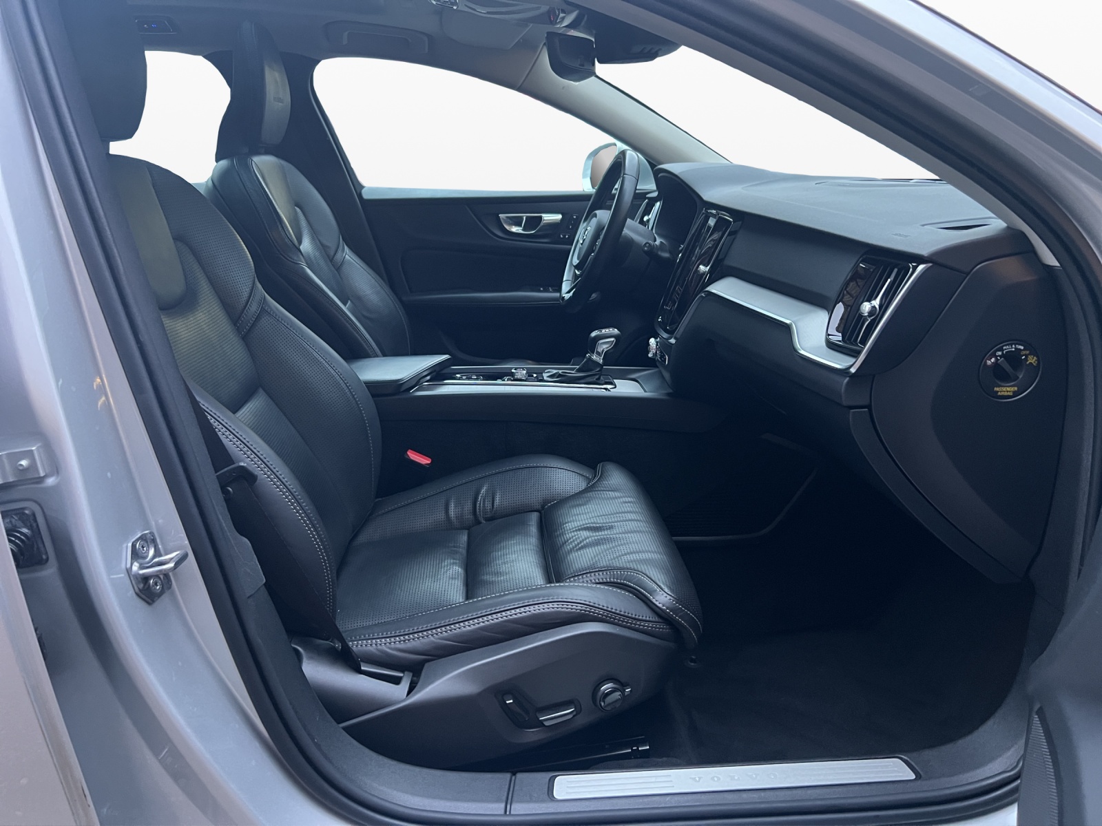 VOLVO V60 D4 AWD Inscription Geartronic-image-14