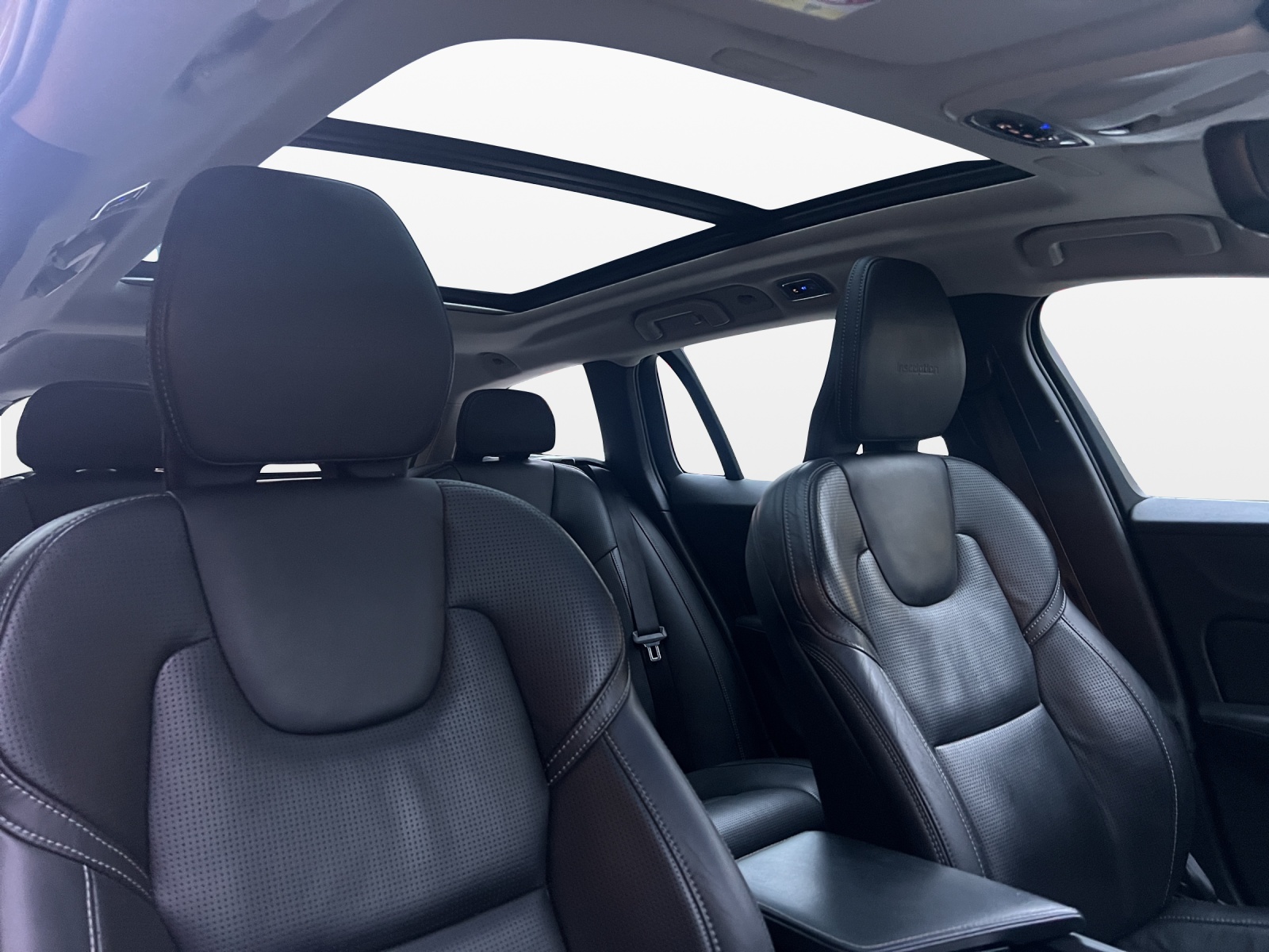 VOLVO V60 D4 AWD Inscription Geartronic-image-15