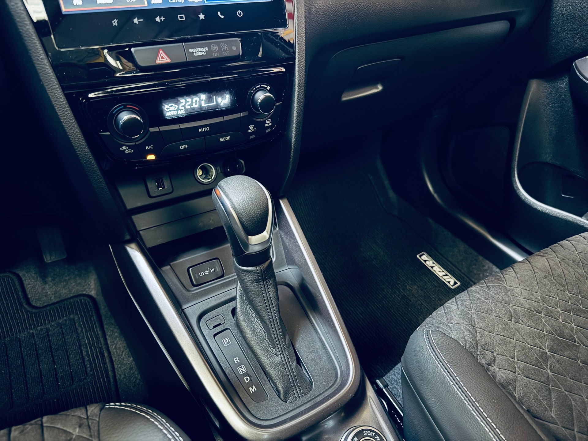 SUZUKI Vitara 1.5 Hybrid Compact Top 4x4 AGS-image-14