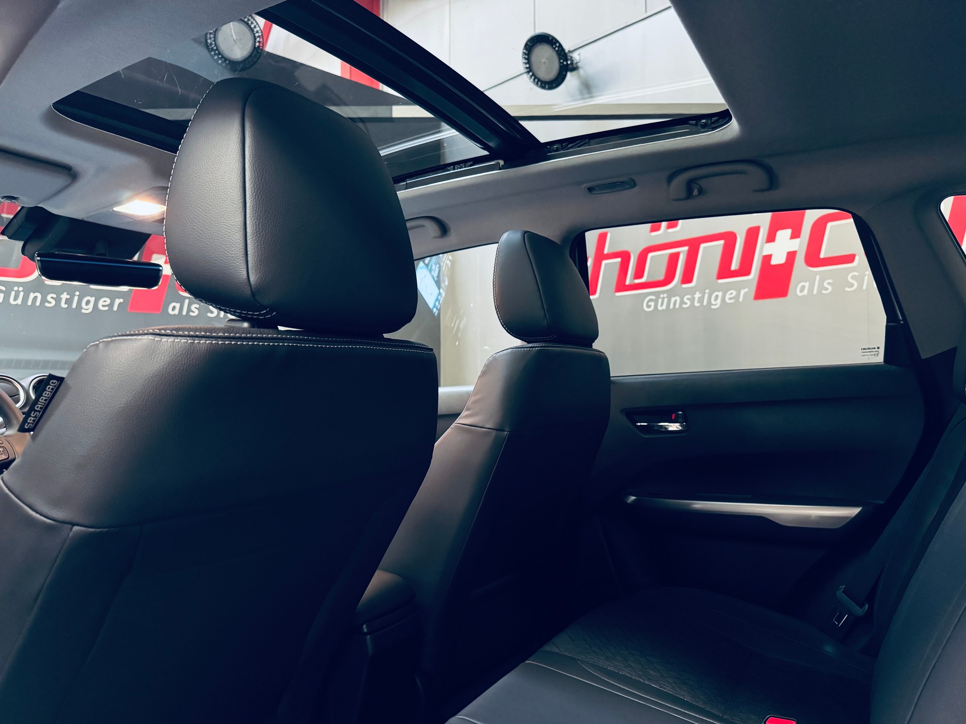 SUZUKI Vitara 1.5 Hybrid Compact Top 4x4 AGS-image-11