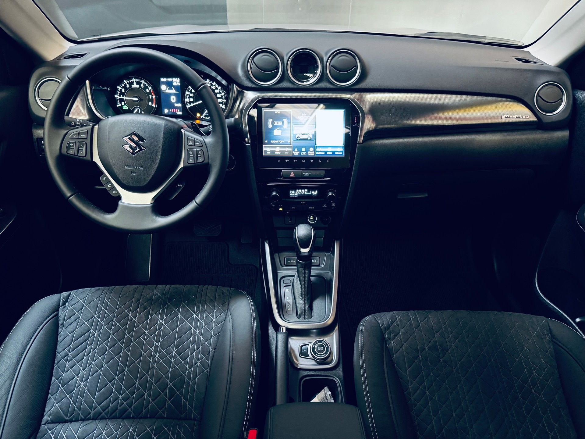 SUZUKI Vitara 1.5 Hybrid Compact Top 4x4 AGS-image-12