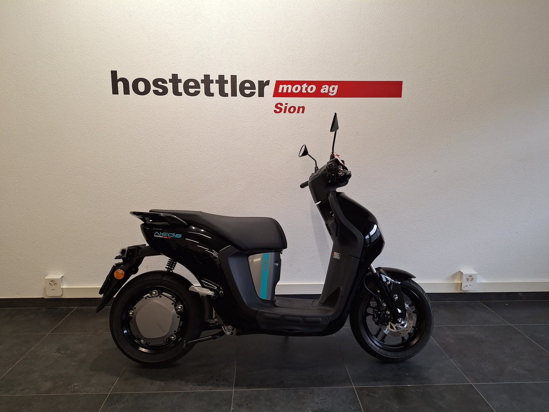YAMAHA NEO's-showroom-element-1