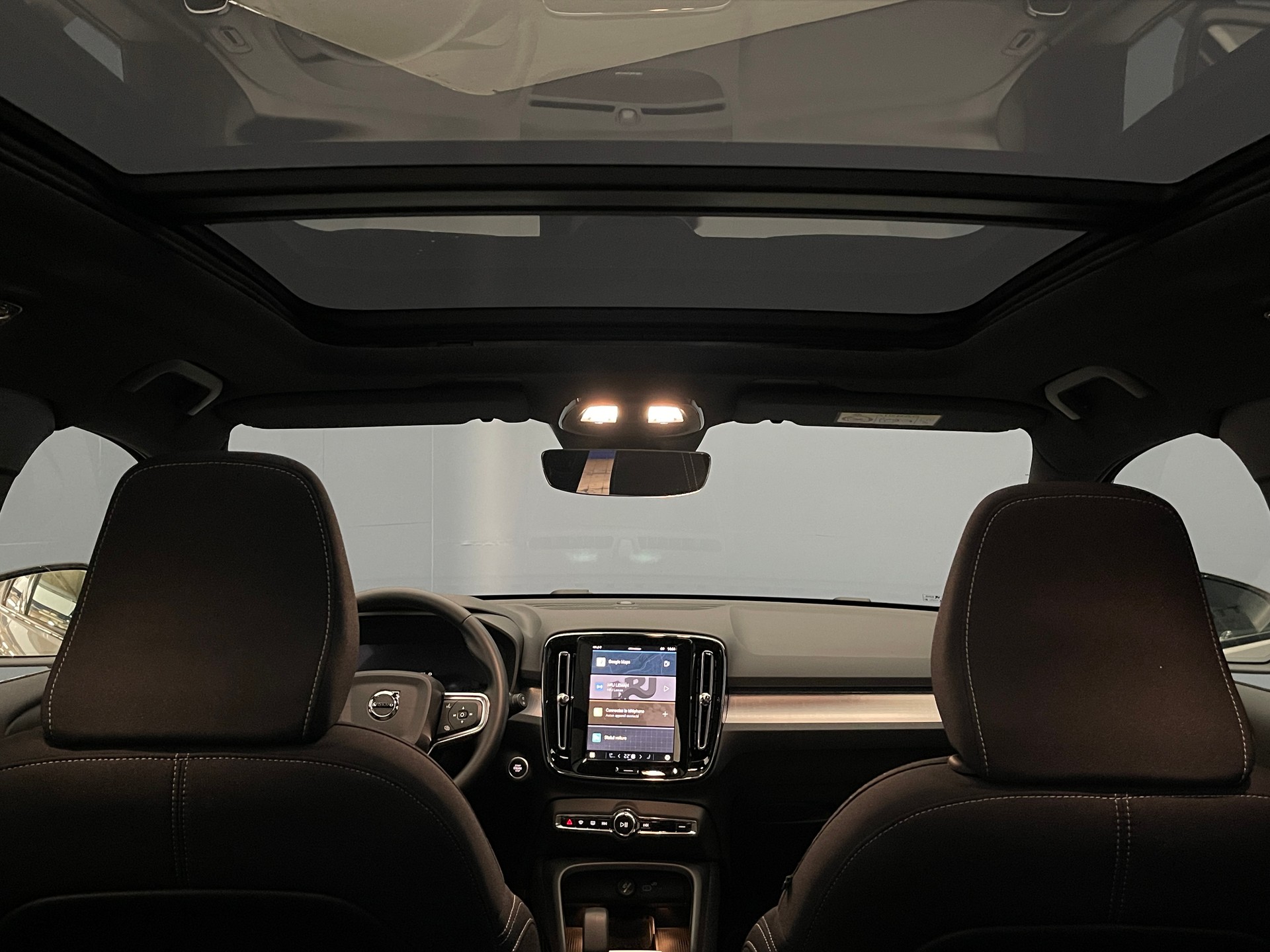 VOLVO XC40 2.0 B3 MH Plus Dark-image-13