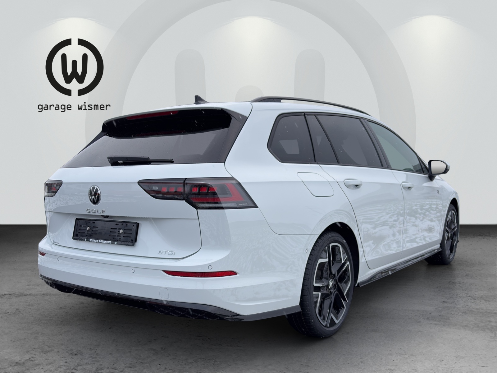 VW Golf Variant 1.5 eTSI mHEV R-Line-image-3