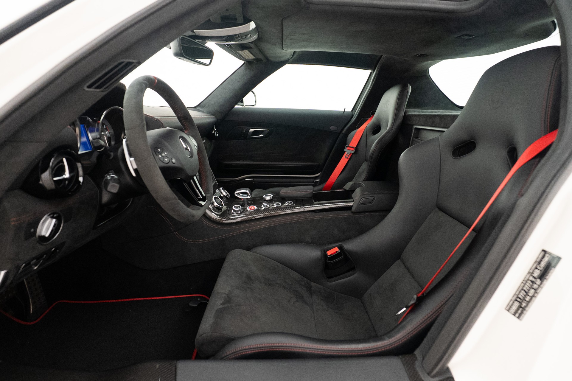 MERCEDES-BENZ SLS 63 AMG BLACK SERIES-image-6