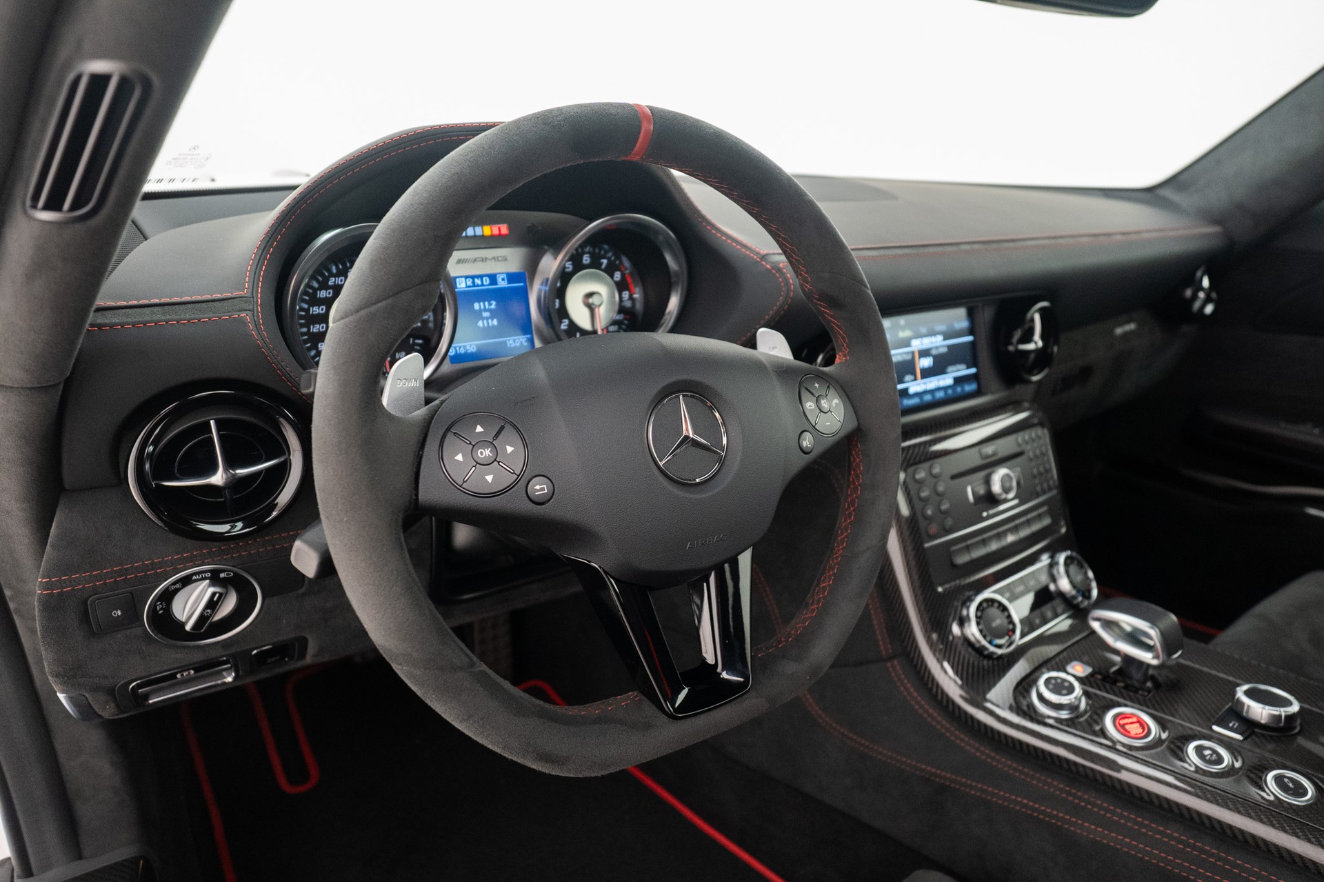 MERCEDES-BENZ SLS 63 AMG BLACK SERIES-image-8