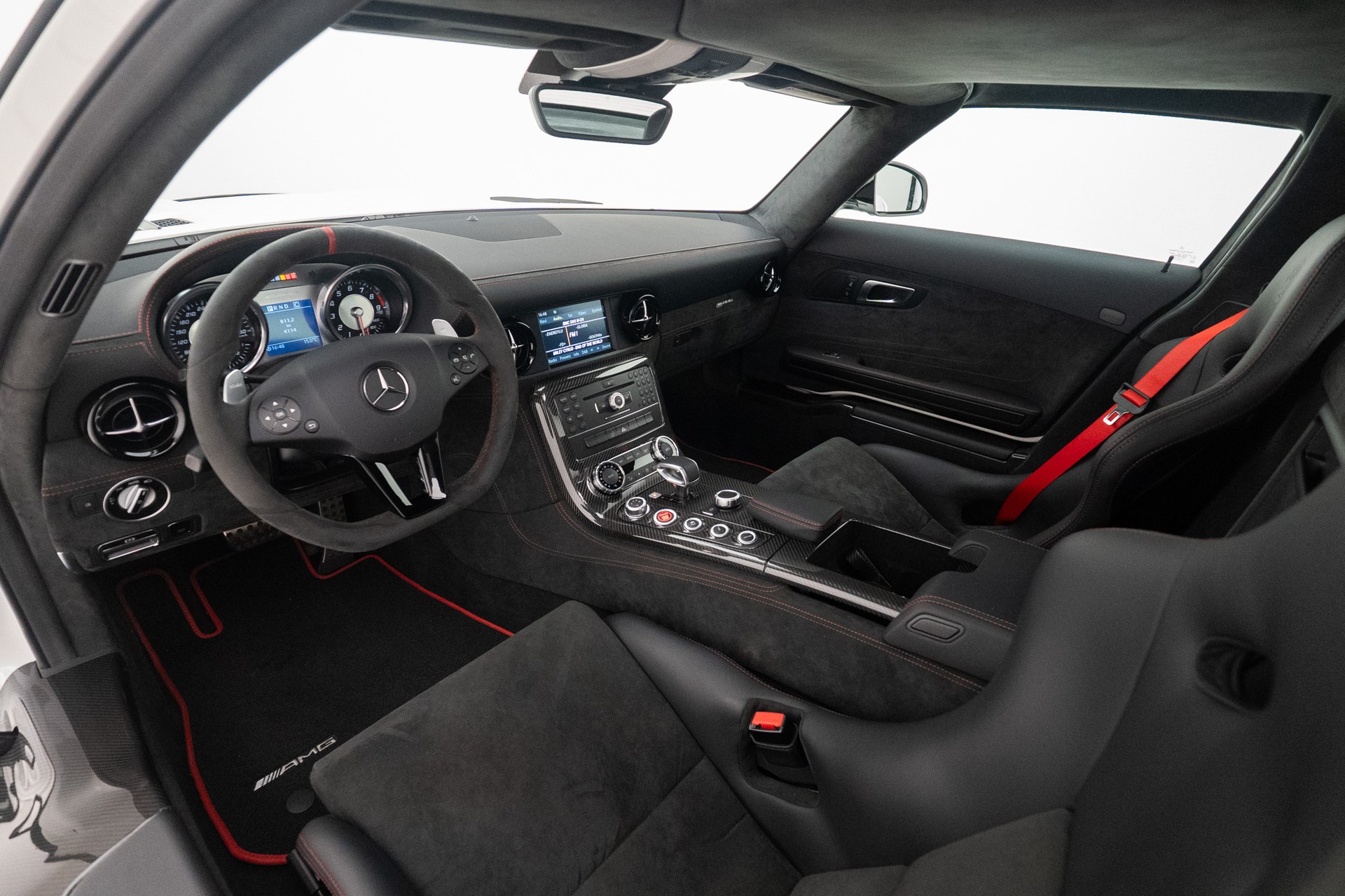 MERCEDES-BENZ SLS 63 AMG BLACK SERIES-image-5