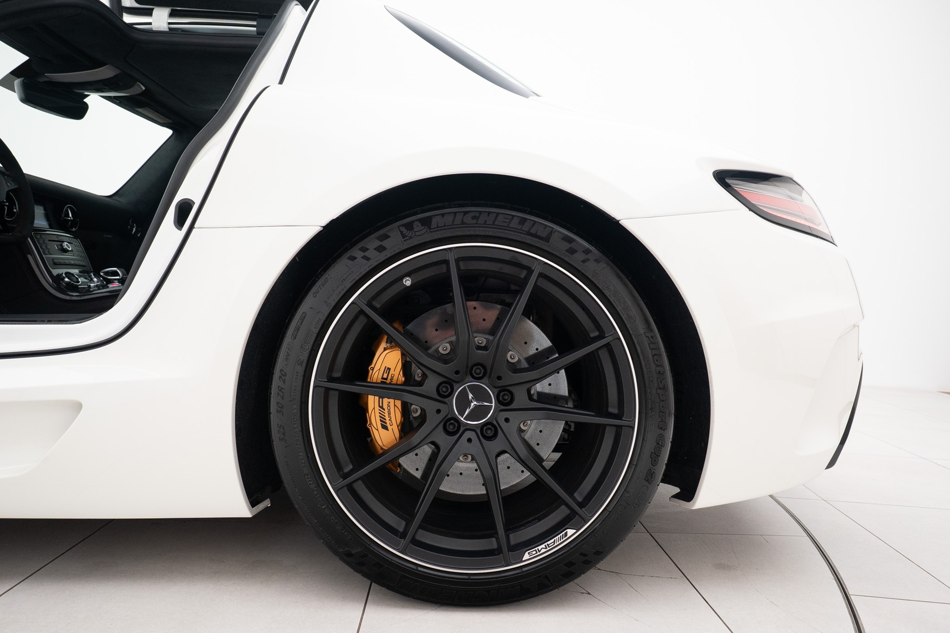 MERCEDES-BENZ SLS 63 AMG BLACK SERIES-image-14