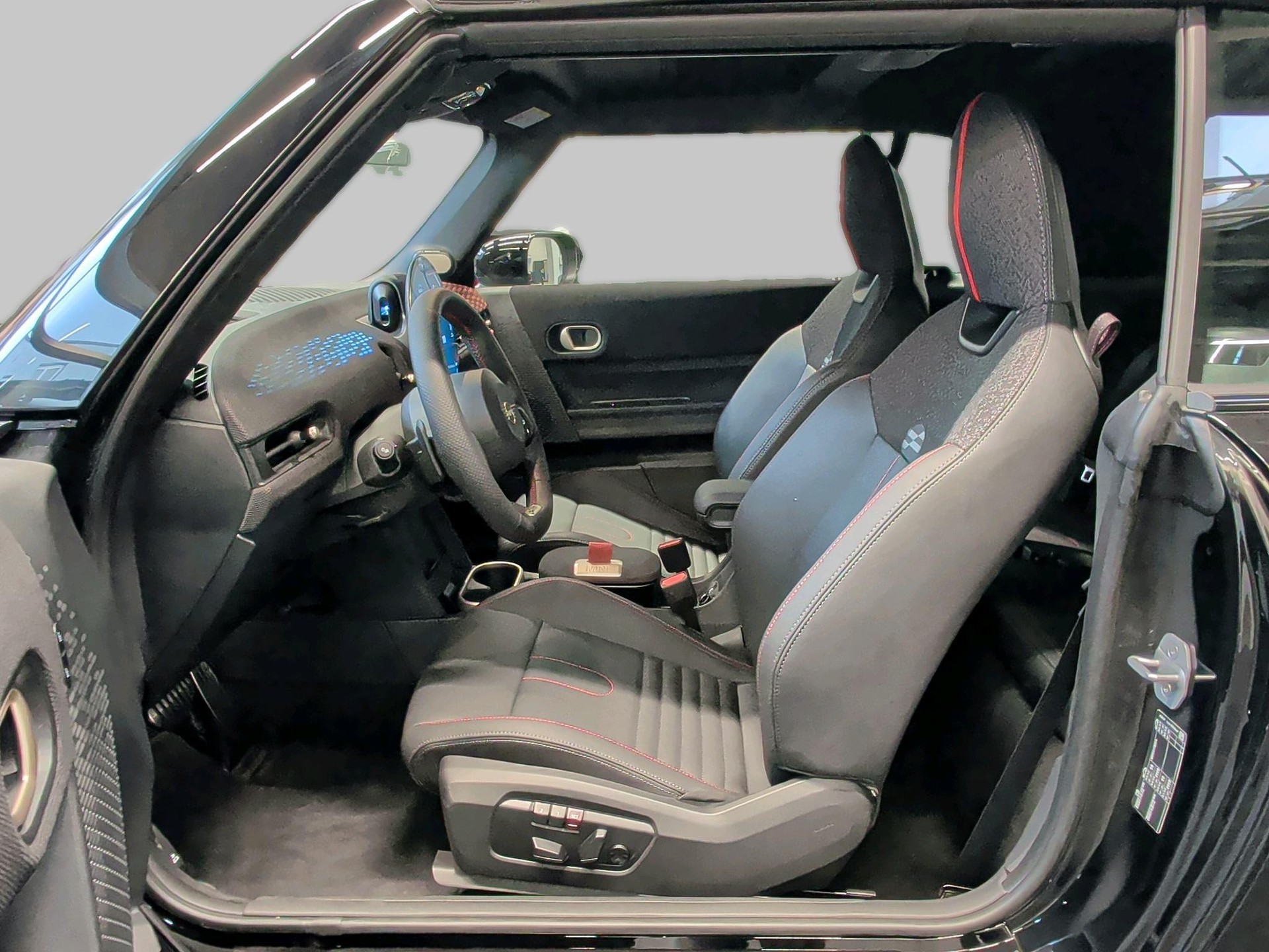 MINI John Cooper Works Cabrio-image-13