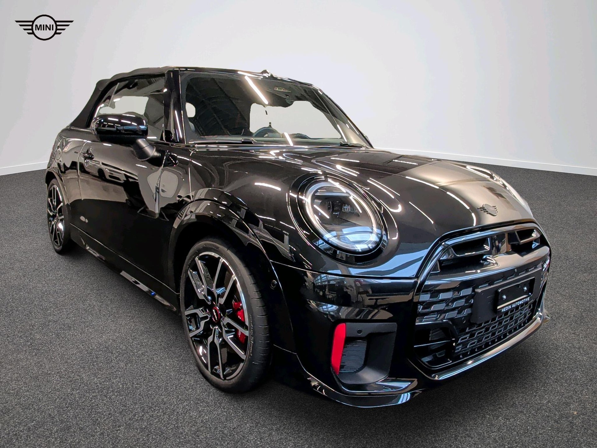 MINI John Cooper Works Cabrio-image-11
