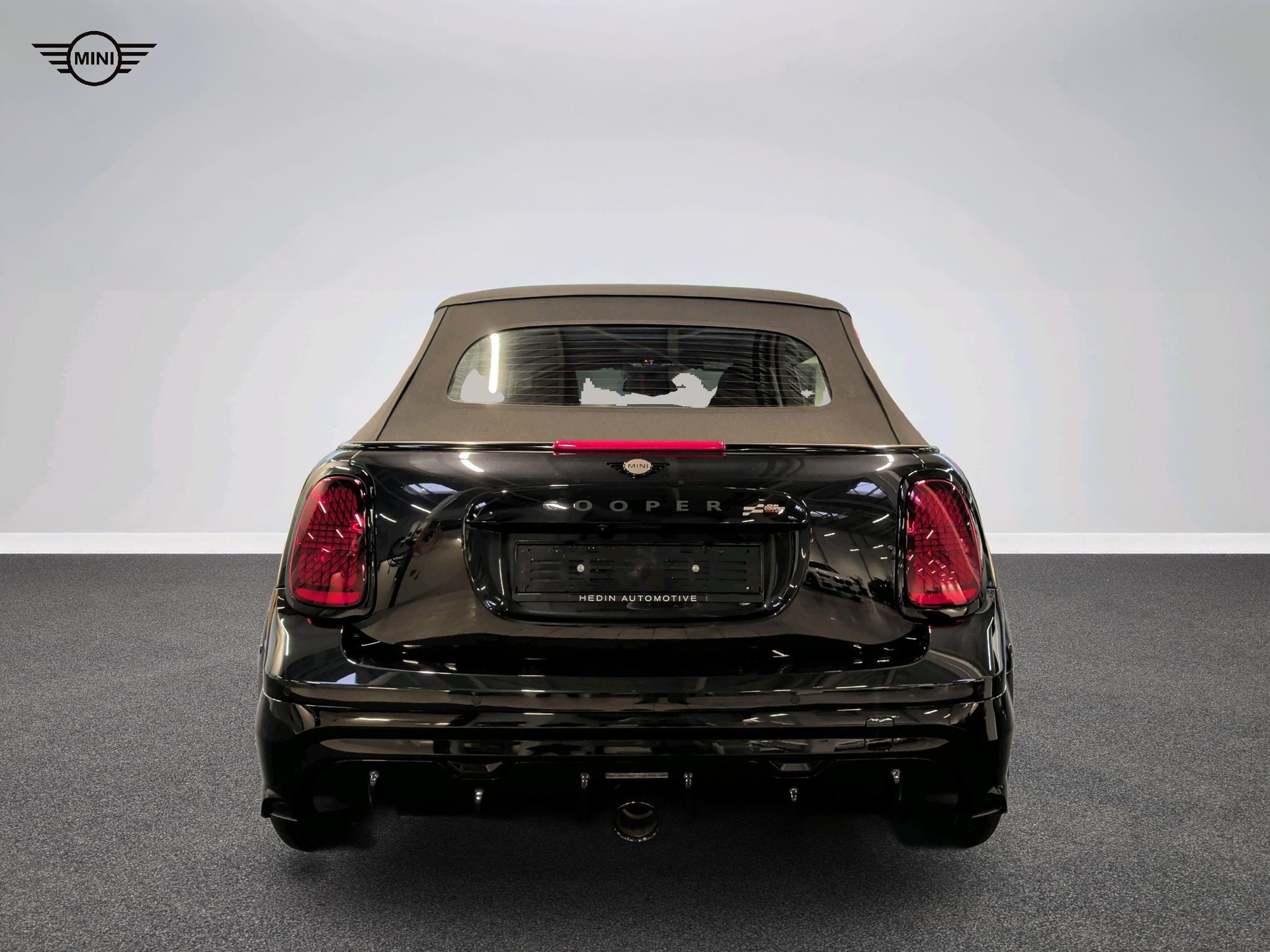 MINI John Cooper Works Cabrio-image-14