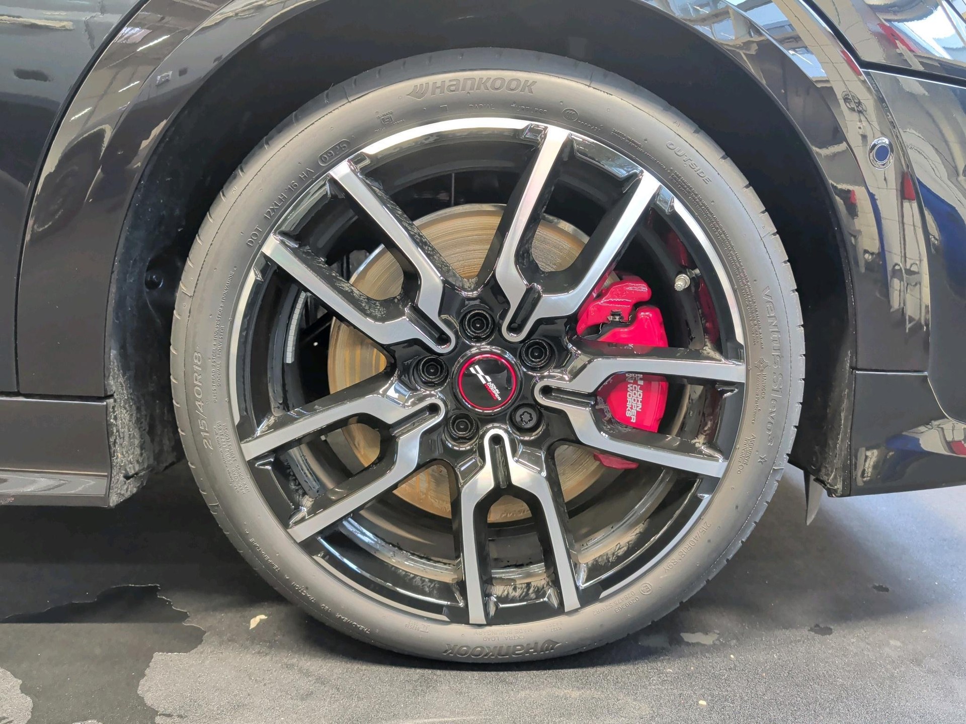 MINI John Cooper Works Cabrio-image-9