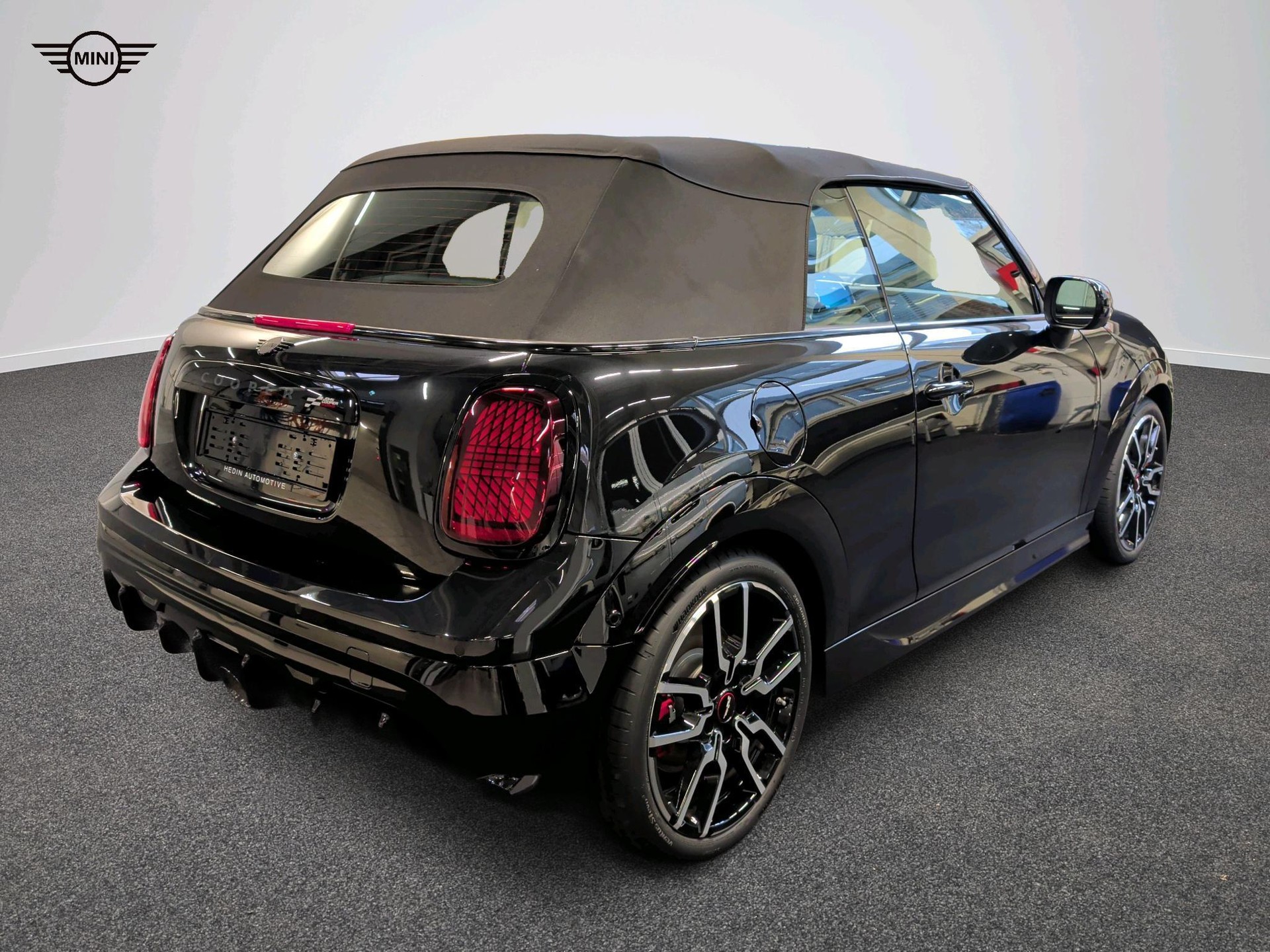 MINI John Cooper Works Cabrio-image-3