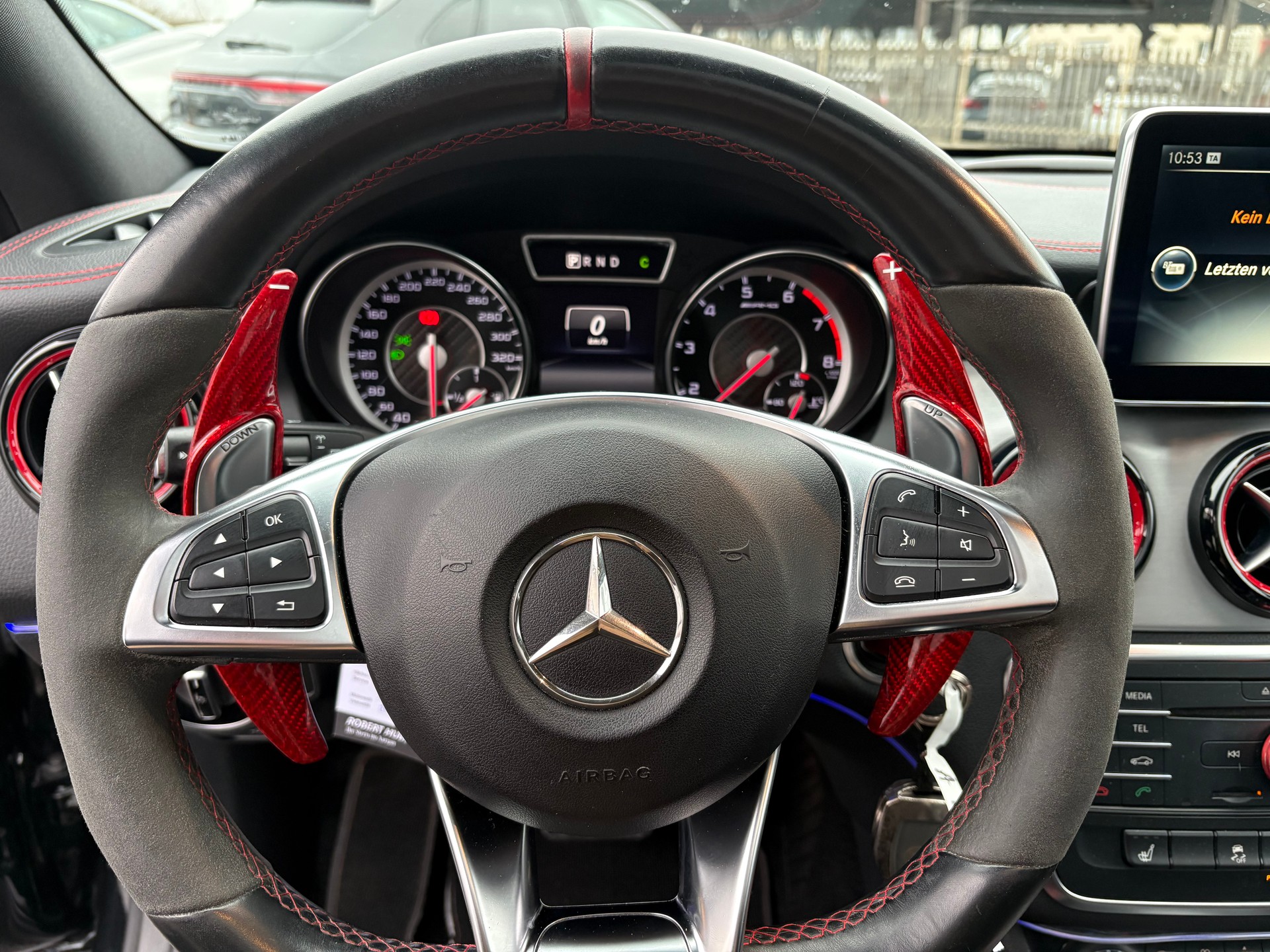 MERCEDES-BENZ CLA Shooting Brake 45 AMG 4Matic Speedshift-image-16