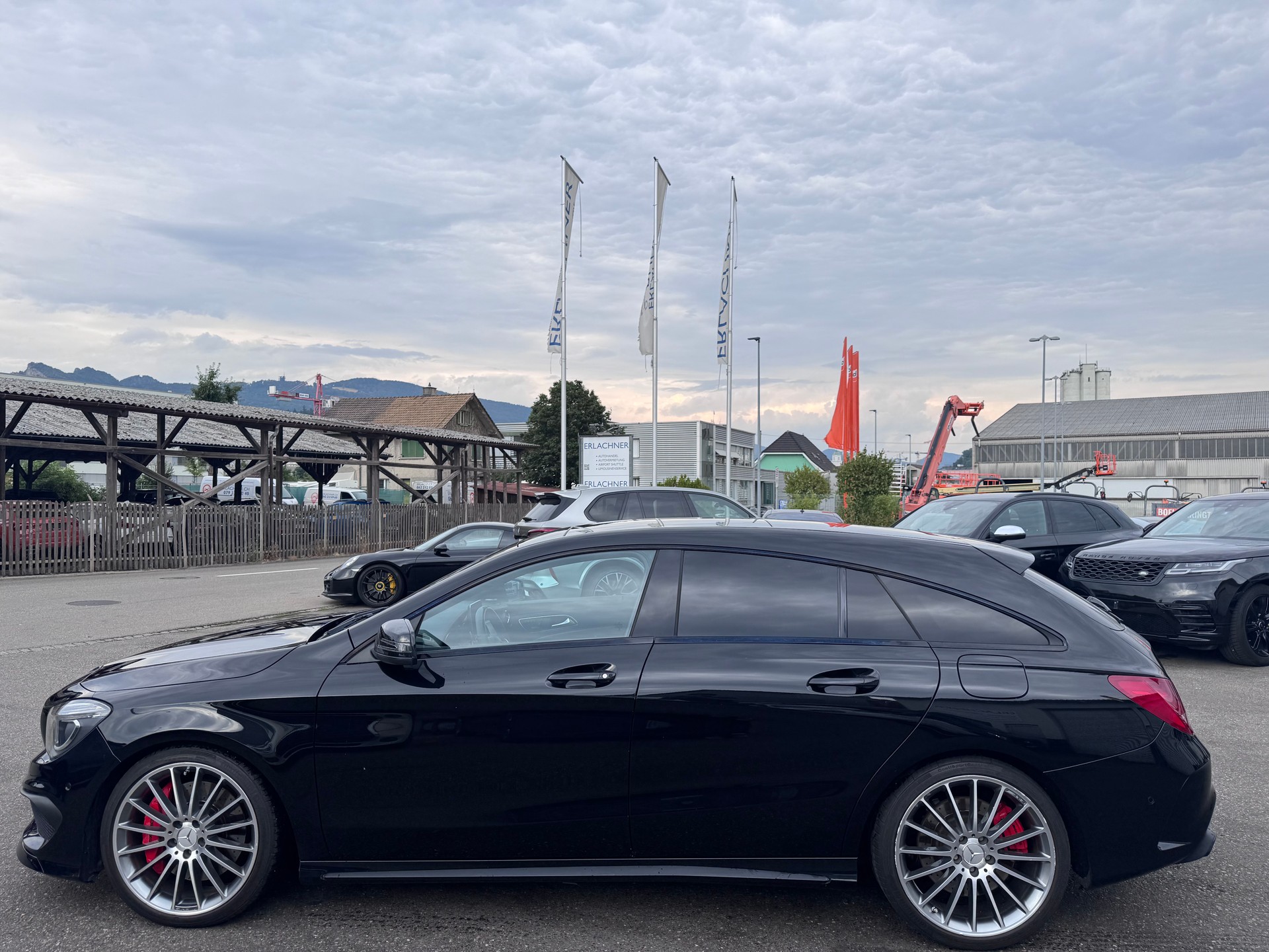 MERCEDES-BENZ CLA Shooting Brake 45 AMG 4Matic Speedshift-image-2