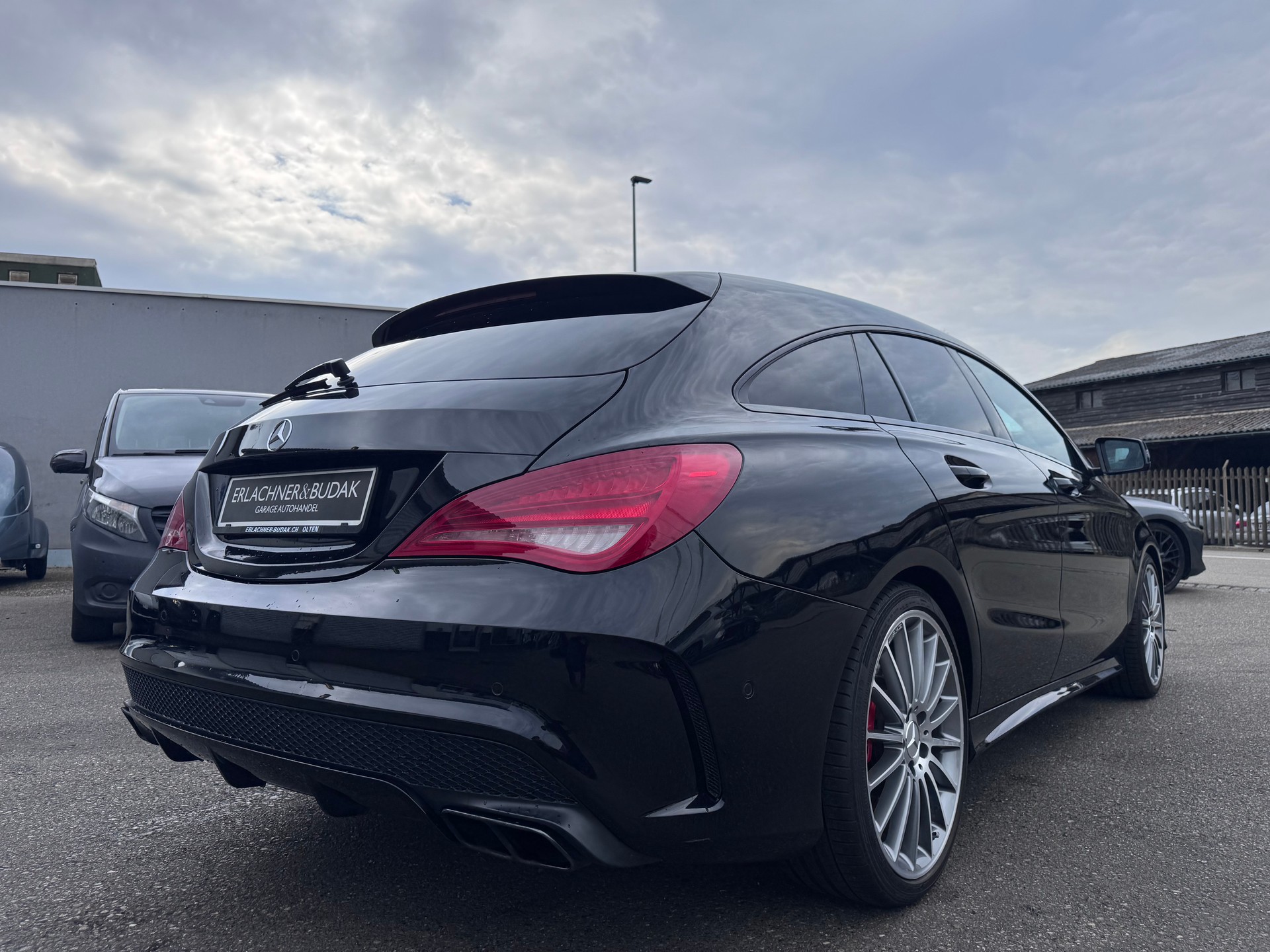 MERCEDES-BENZ CLA Shooting Brake 45 AMG 4Matic Speedshift-image-4