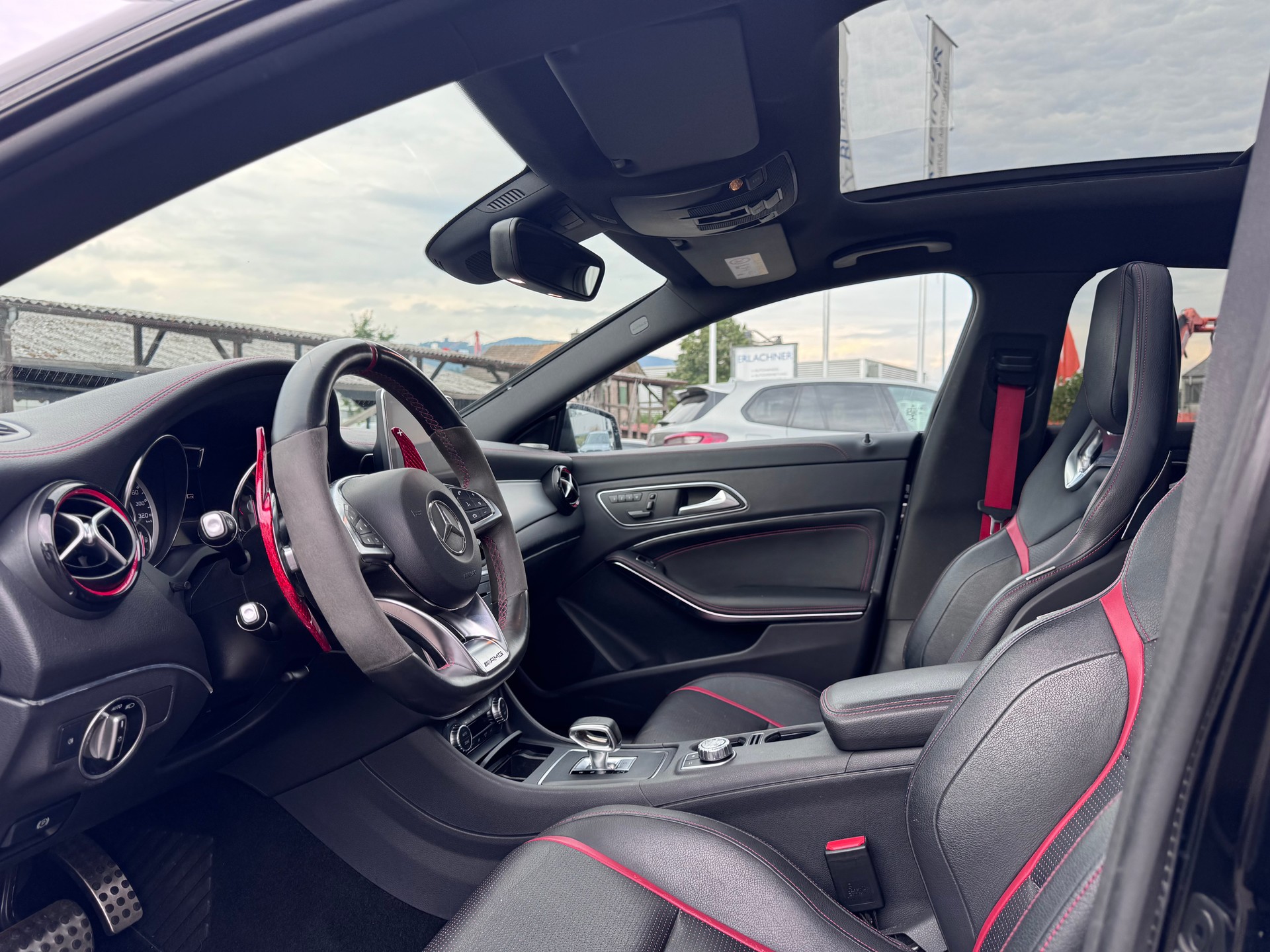 MERCEDES-BENZ CLA Shooting Brake 45 AMG 4Matic Speedshift-image-11