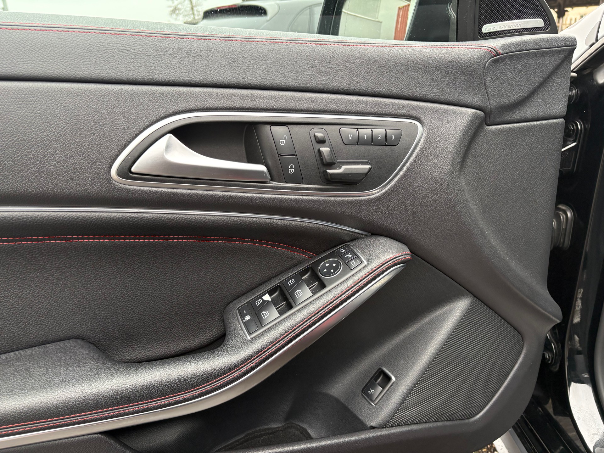 MERCEDES-BENZ CLA Shooting Brake 45 AMG 4Matic Speedshift-image-14
