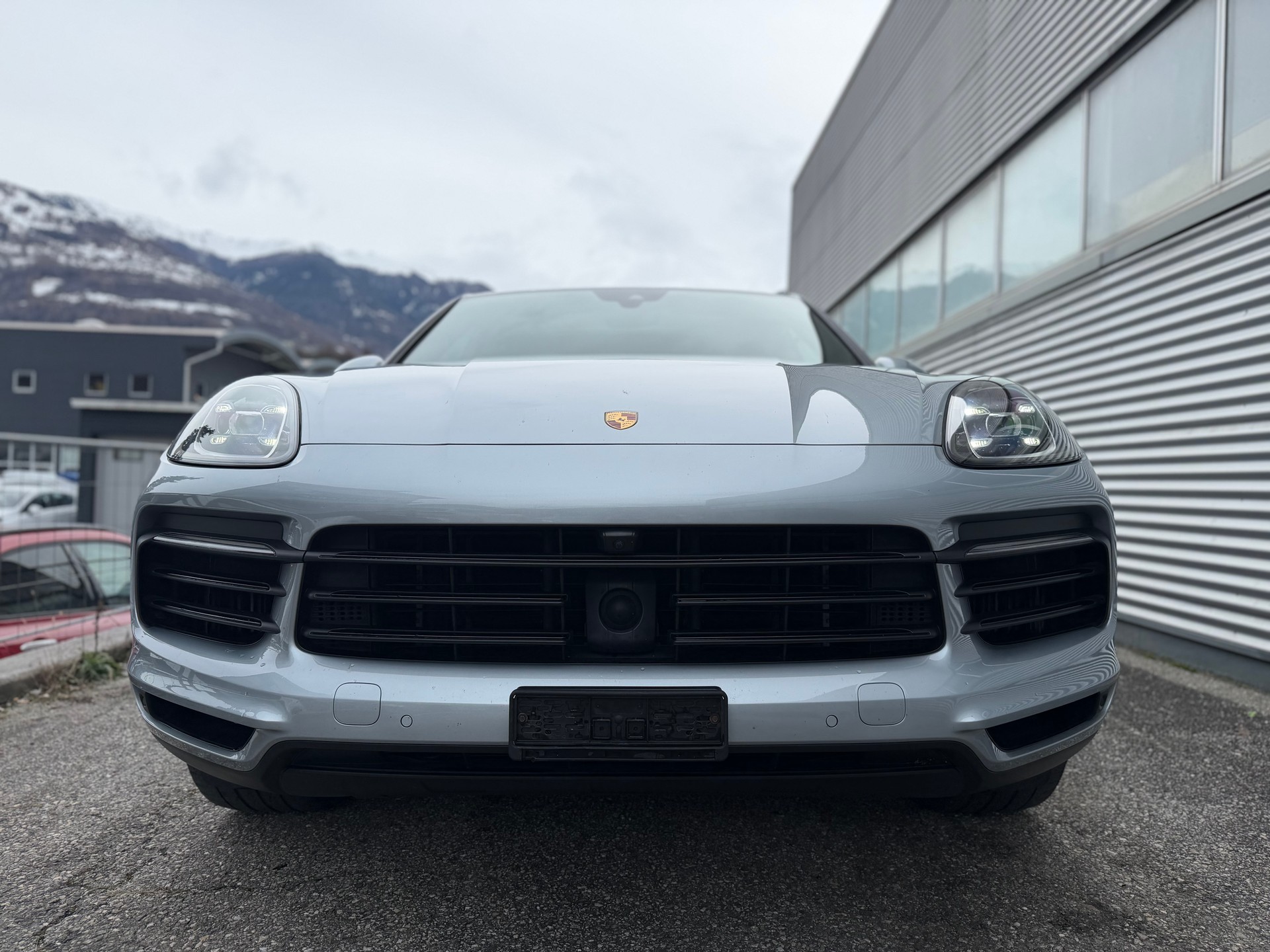 PORSCHE Cayenne Coupé E-Hybrid-image-1