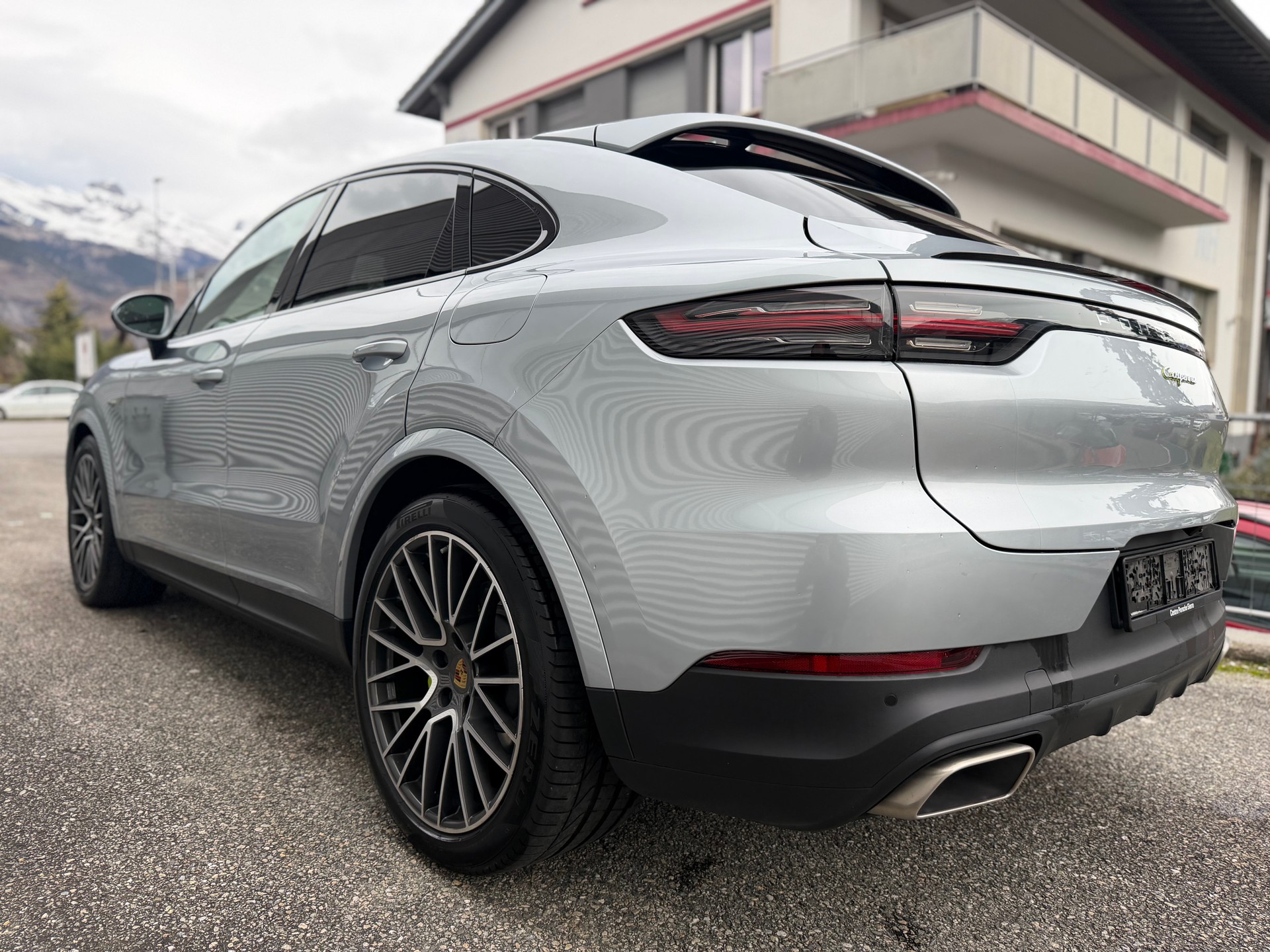 PORSCHE Cayenne Coupé E-Hybrid-image-5