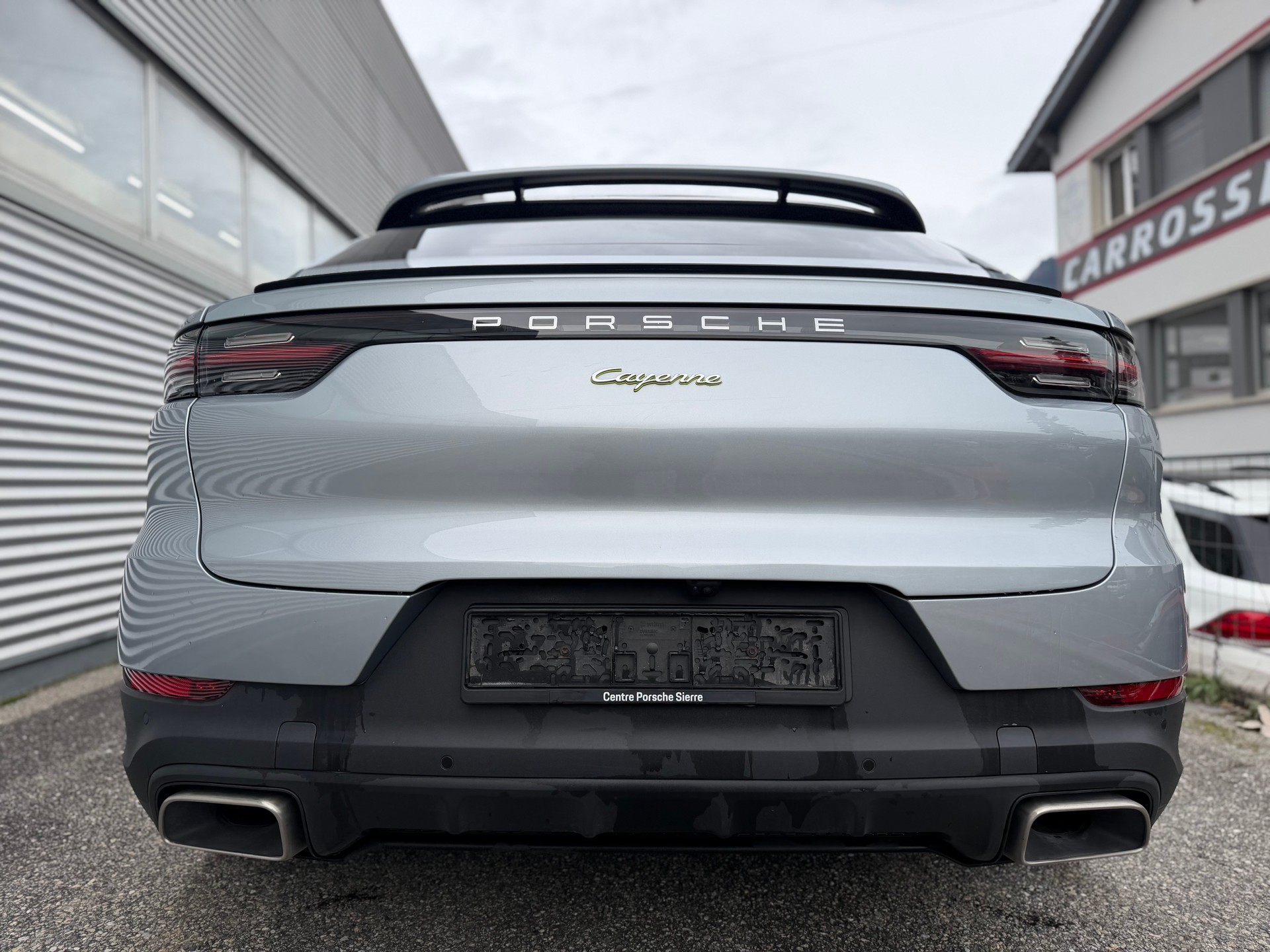 PORSCHE Cayenne Coupé E-Hybrid-image-4