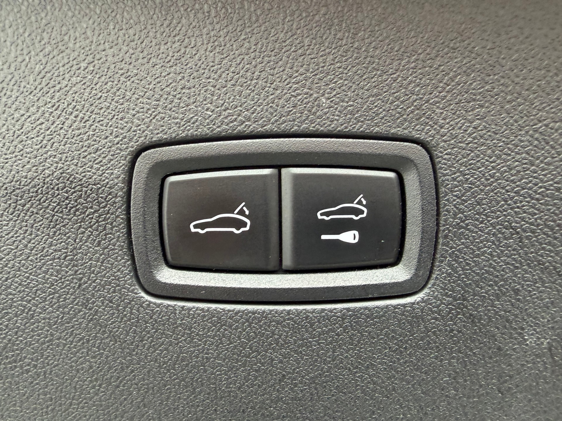 PORSCHE Cayenne Coupé E-Hybrid-image-14