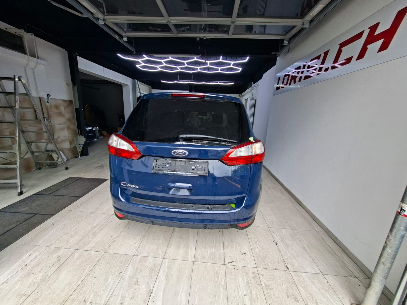 FORD Grand C-Max 1.0 SCTi Family-Edition-showroom-element-2