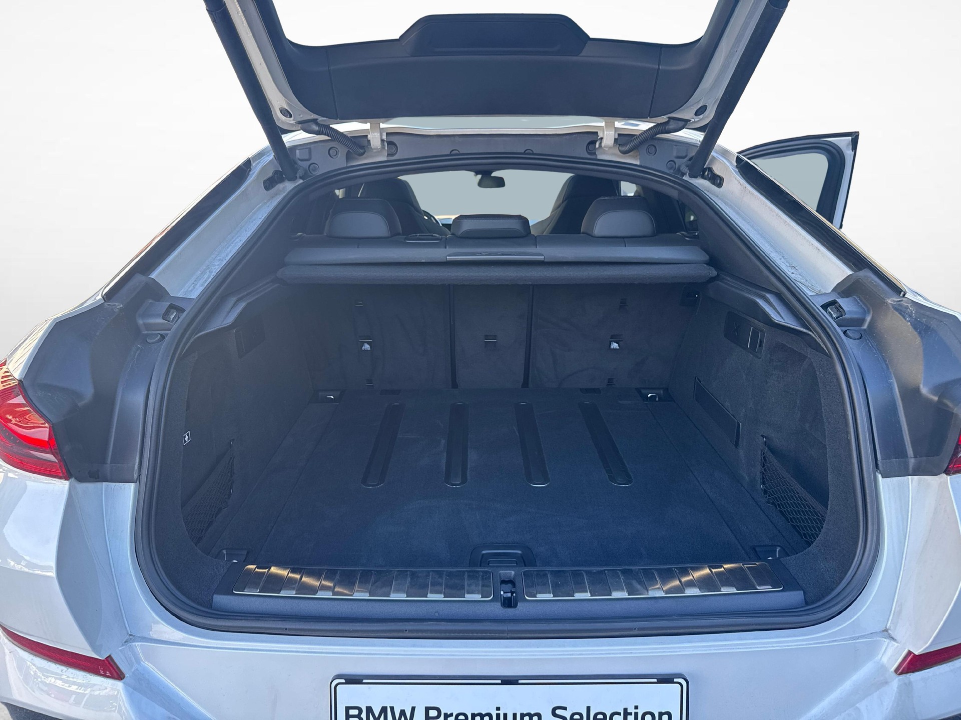 BMW X6 M60i-image-19