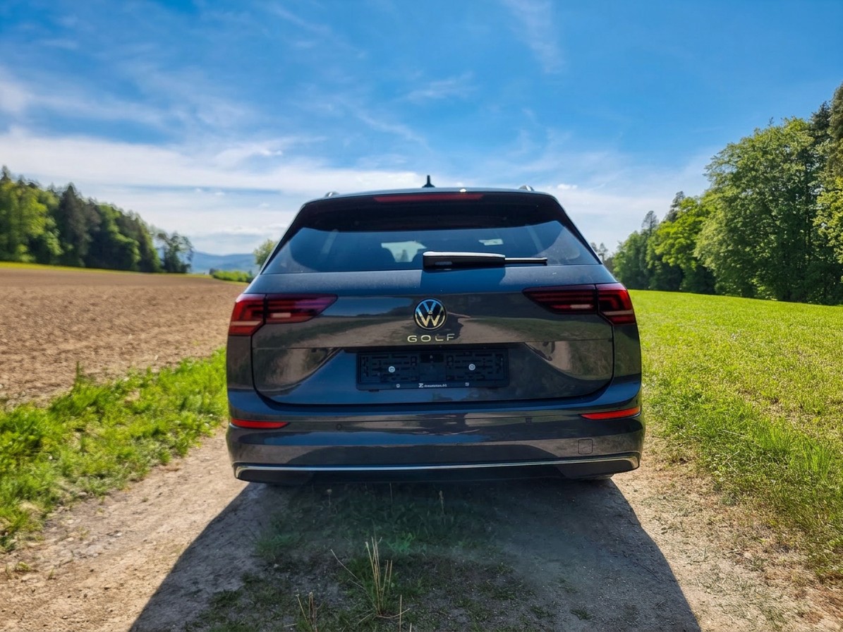 VW Golf Variant 2.0 TDI Style DSG-image-5