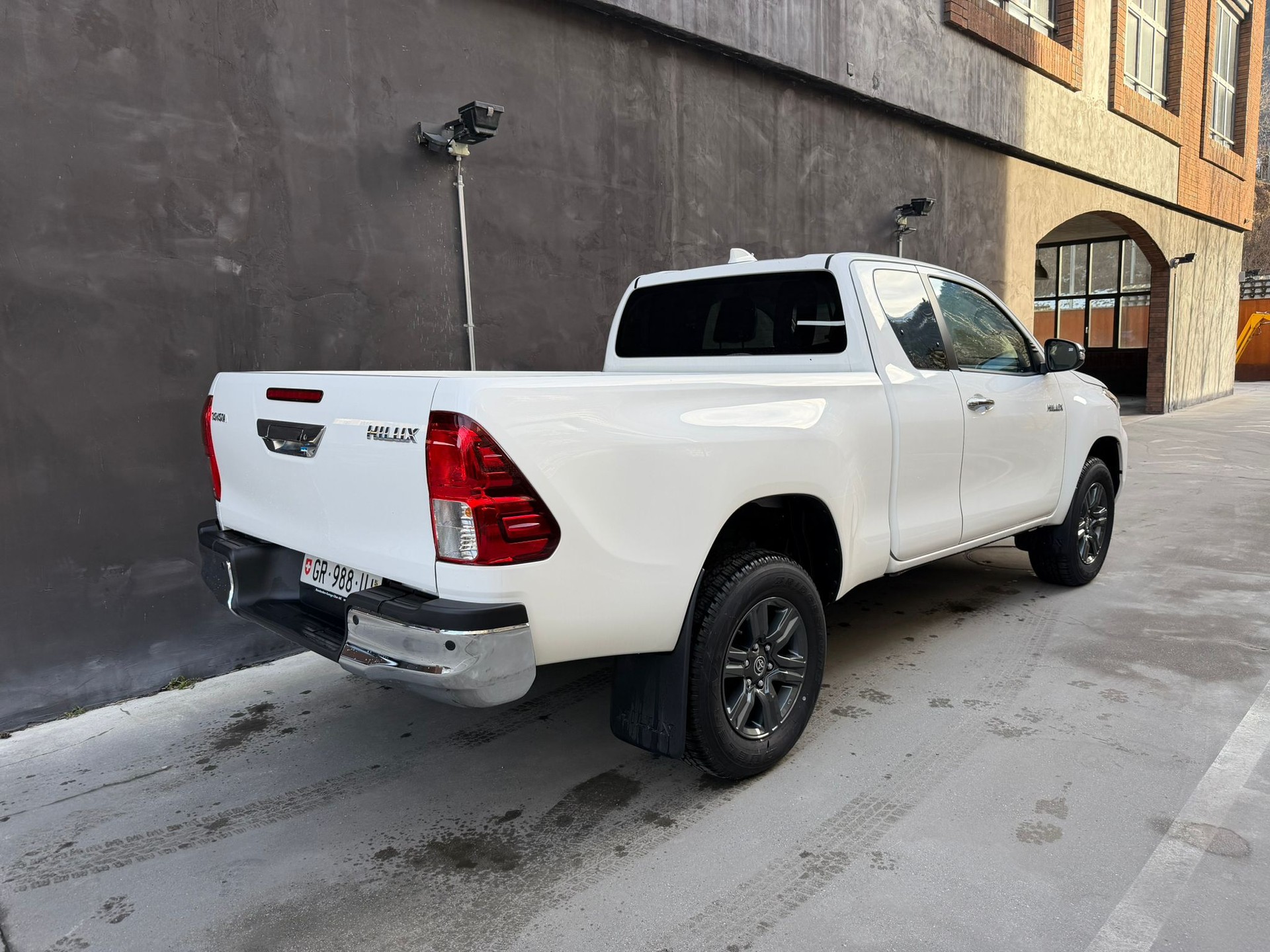 TOYOTA Hilux 2.8D-4D Style Extra Cab 4x4 A-image-7