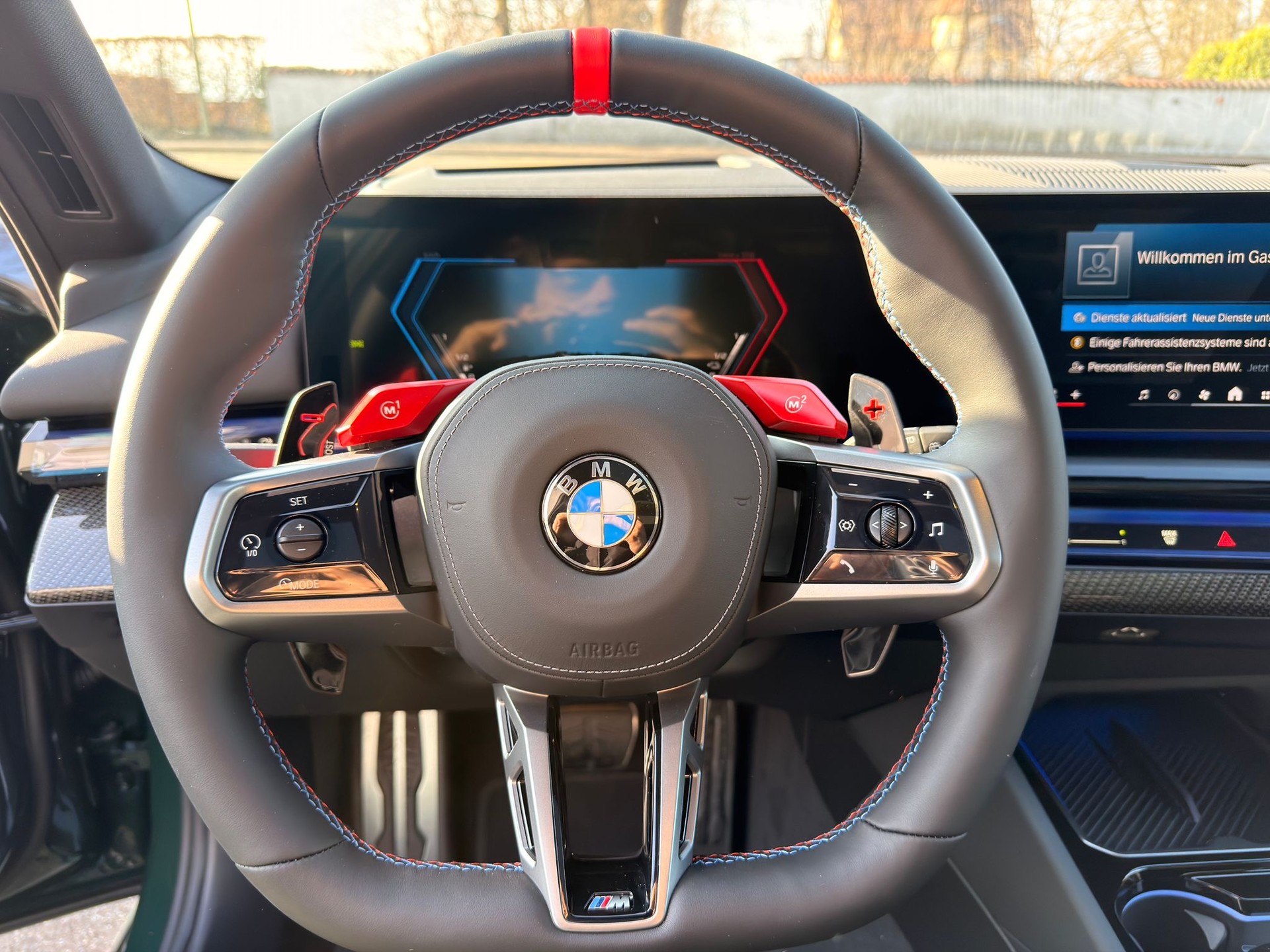 BMW M5 xDrive Touring-image-8