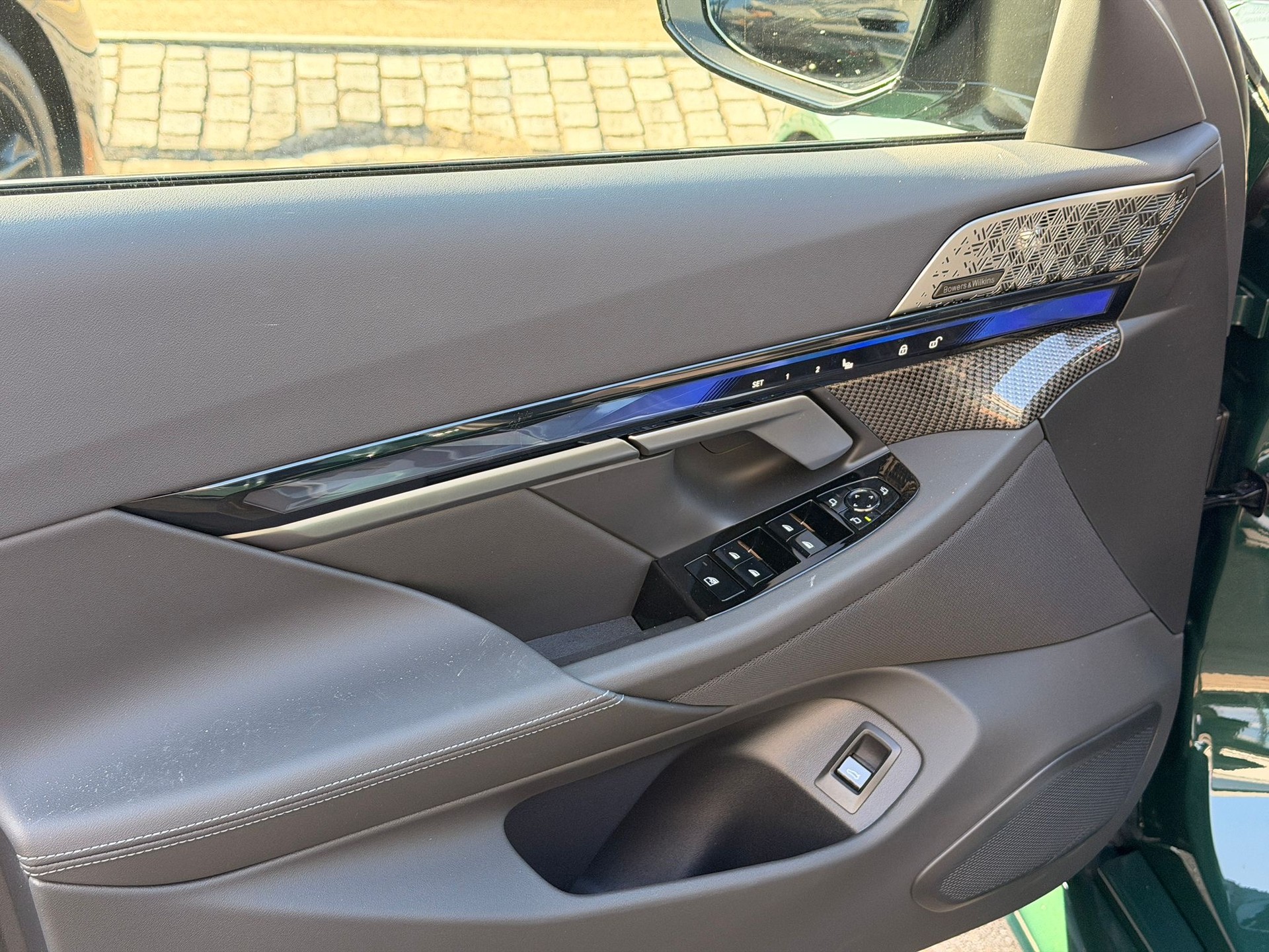 BMW M5 xDrive Touring-image-11
