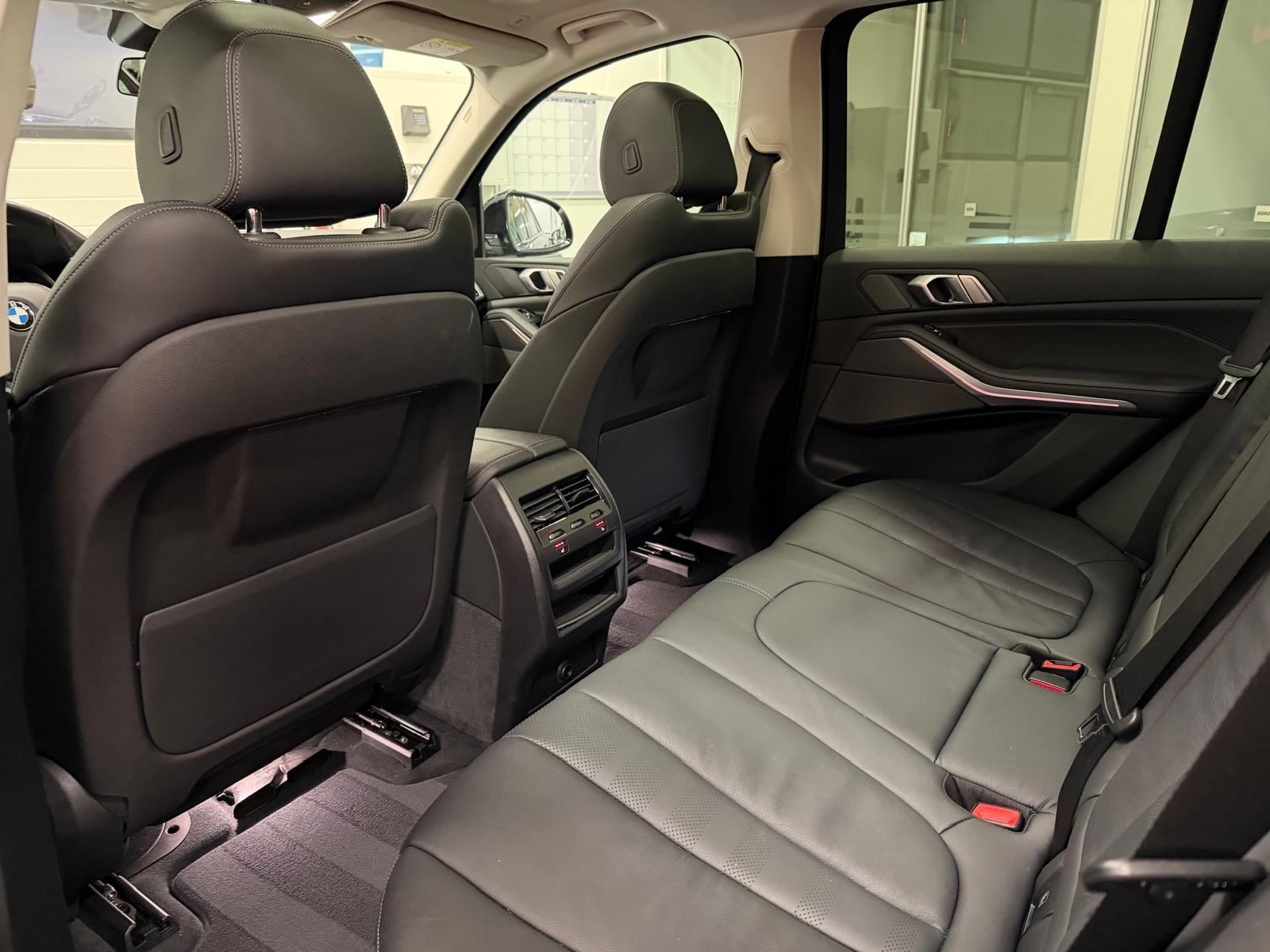 BMW X5 30d xDrive SAG-image-13
