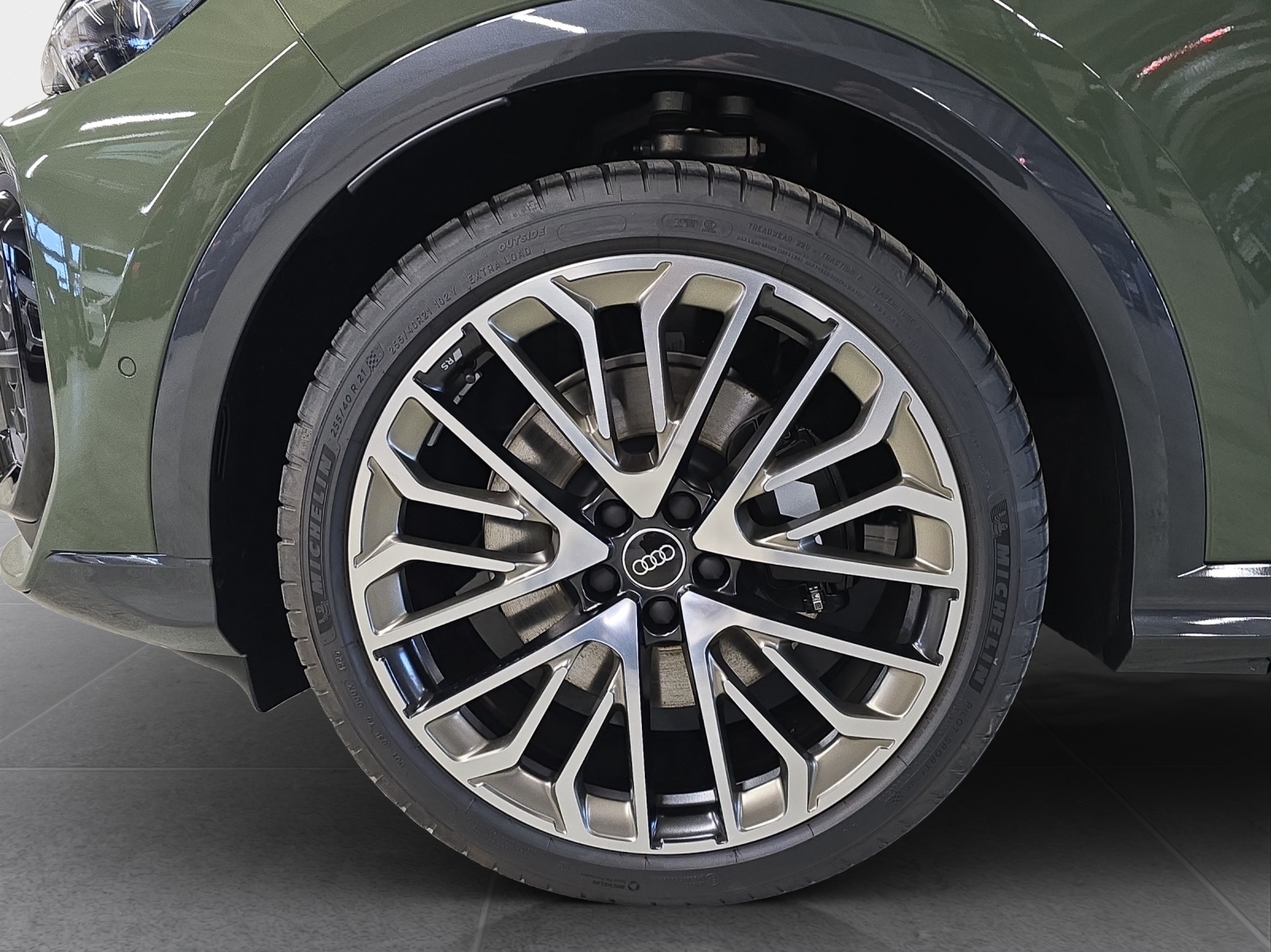 AUDI SQ5 TFSI quattro S-tronic-image-8