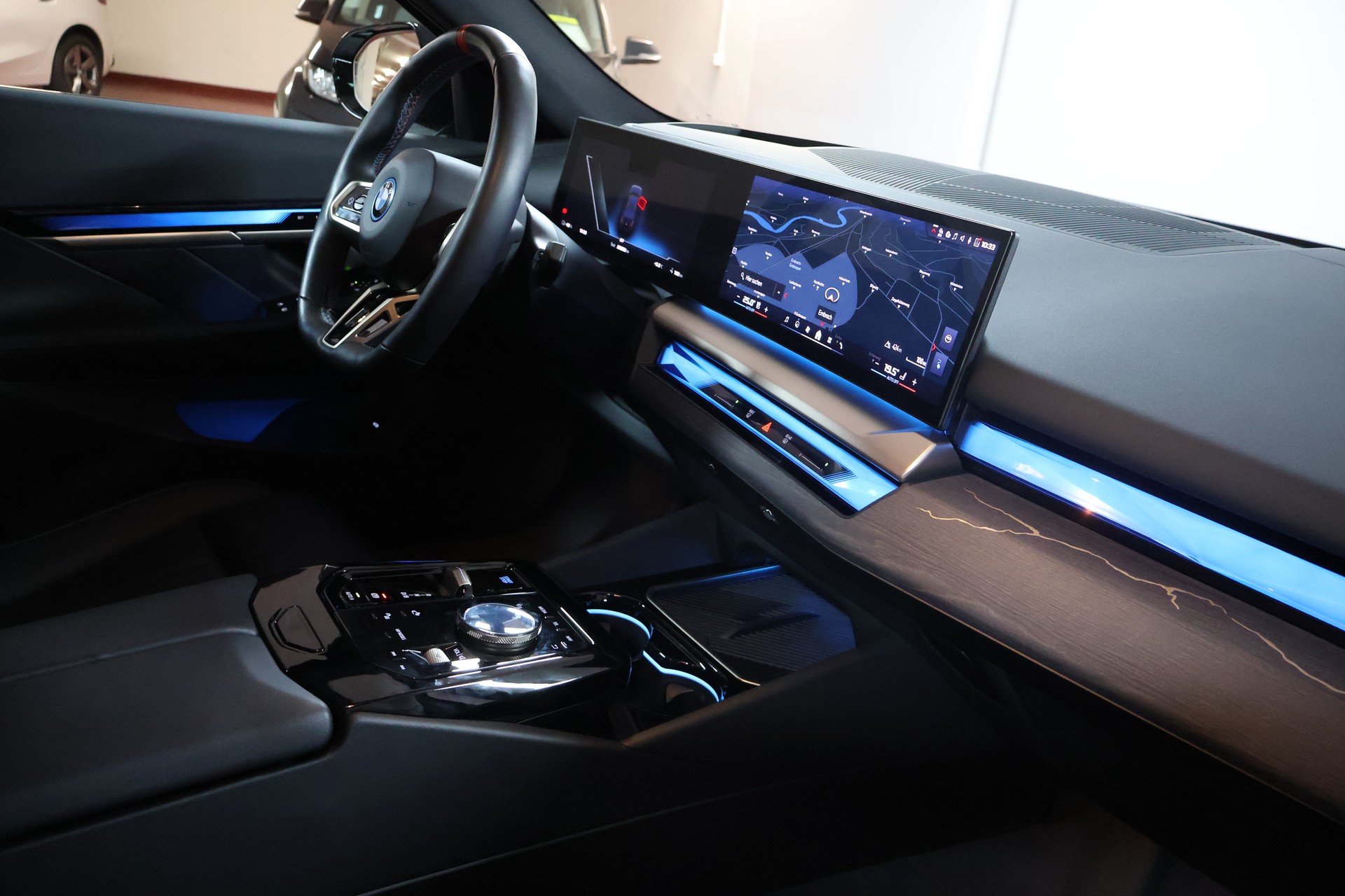 BMW i5 M60 xDrive M Sport Pro-image-9