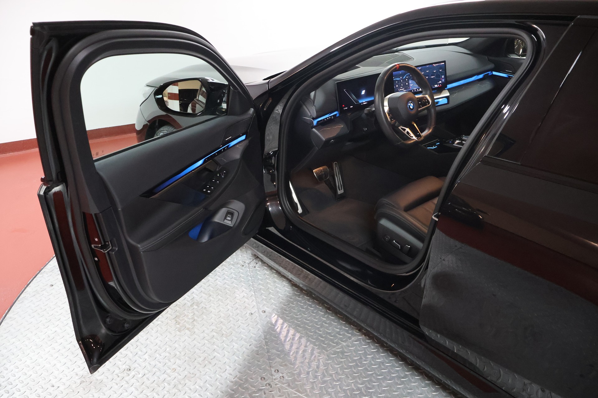 BMW i5 M60 xDrive M Sport Pro-image-4