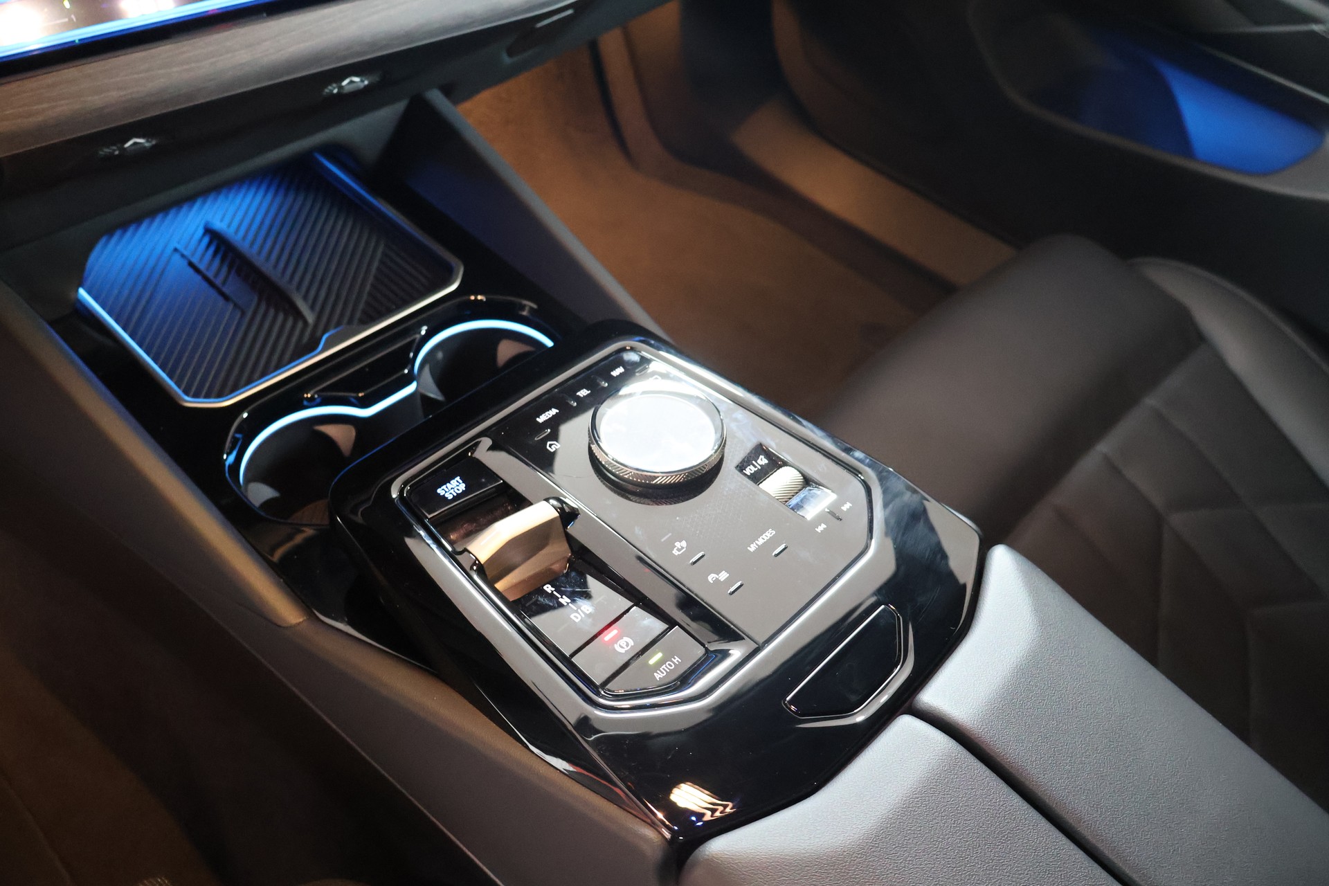 BMW i5 M60 xDrive M Sport Pro-image-11