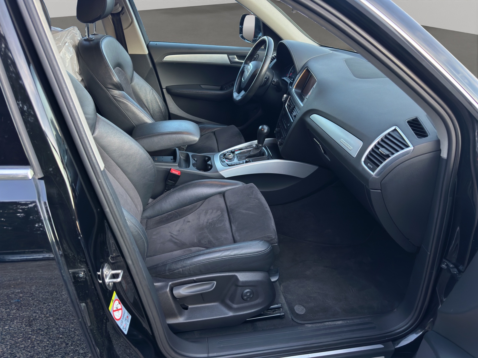 AUDI Q5 3.0 TDI quattro S-tronic-image-16
