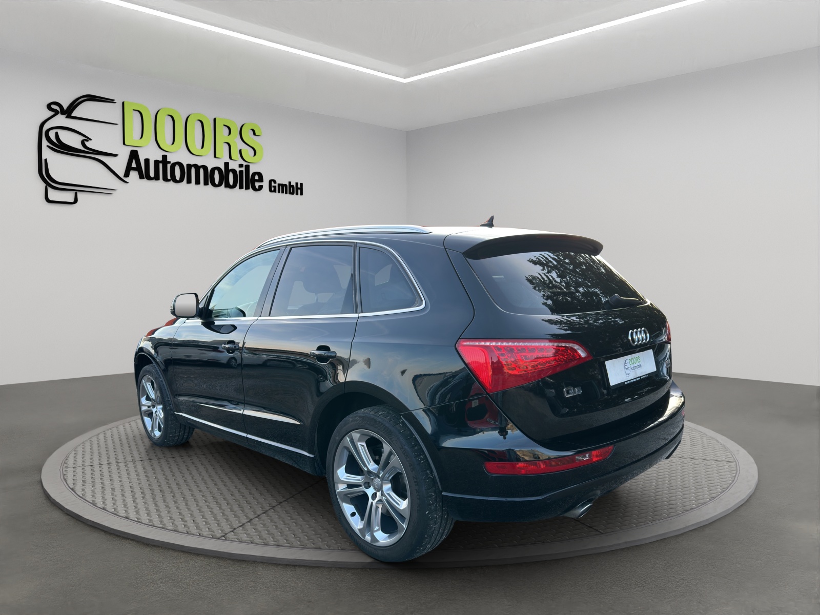 AUDI Q5 3.0 TDI quattro S-tronic-image-5
