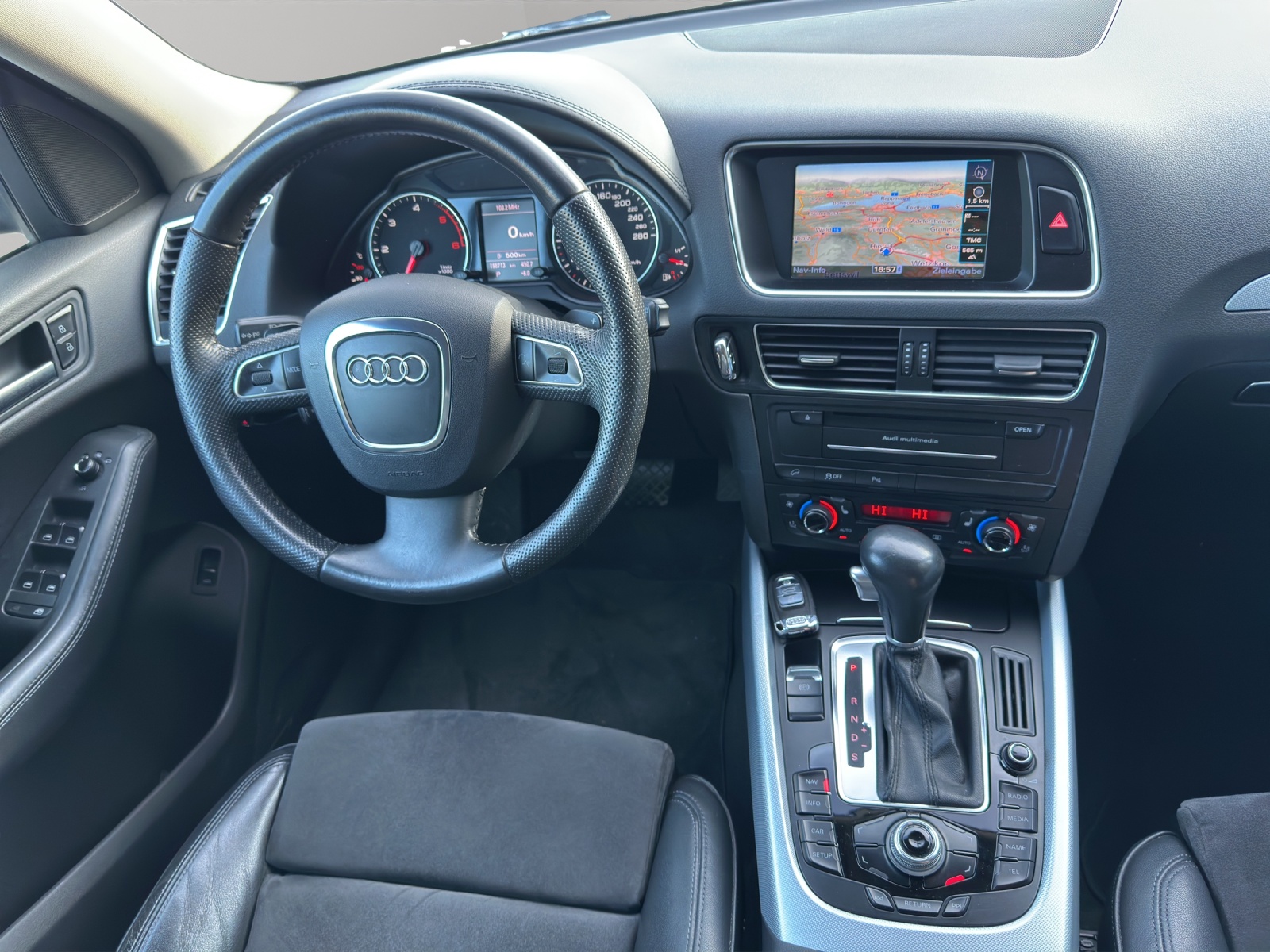AUDI Q5 3.0 TDI quattro S-tronic-image-9