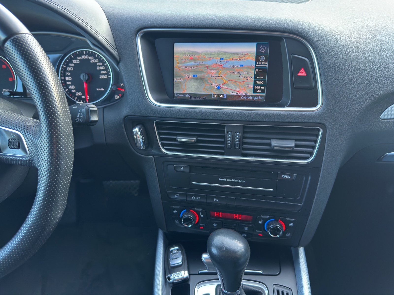 AUDI Q5 3.0 TDI quattro S-tronic-image-14