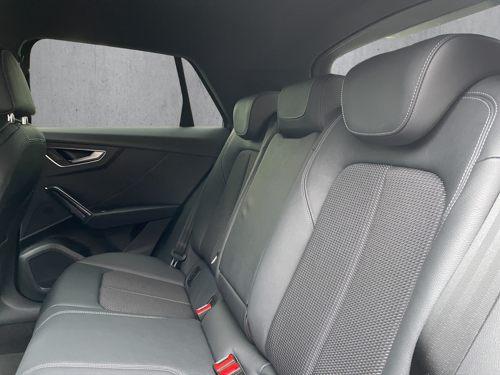 AUDI Q2 35 TFSI S line S-tronic-image-12