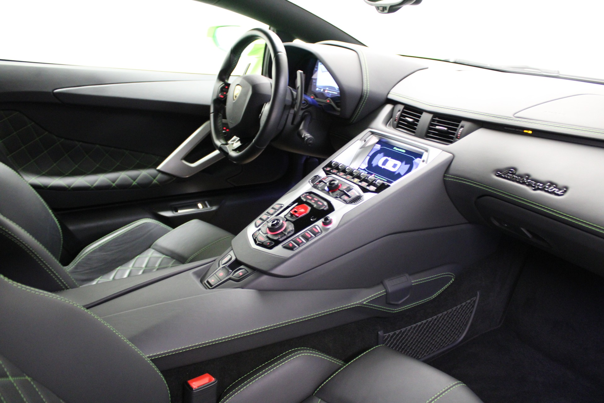 LAMBORGHINI Aventador S LP740-4 Coupé E-Gear-image-5