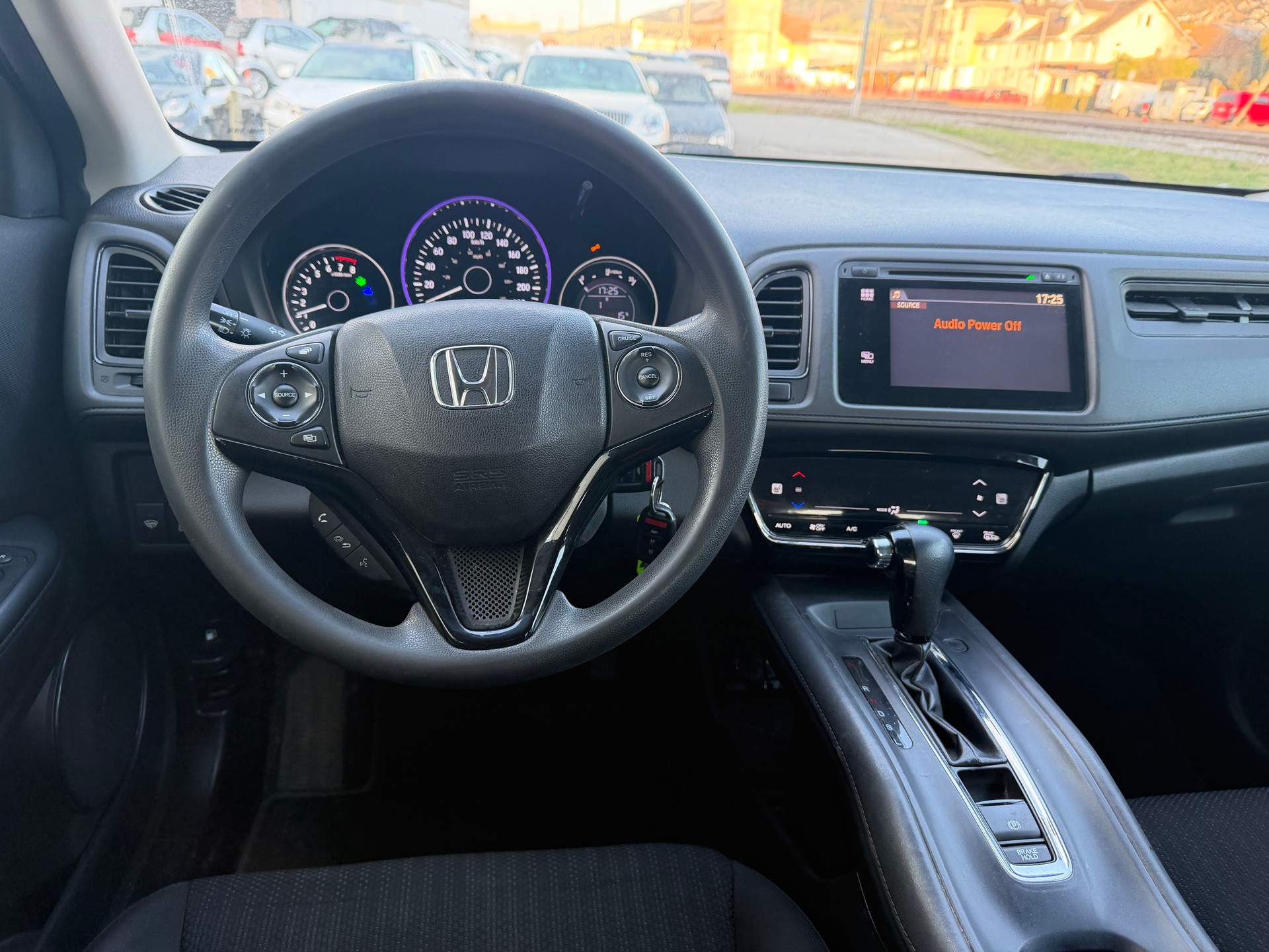 HONDA HR-V-image-9