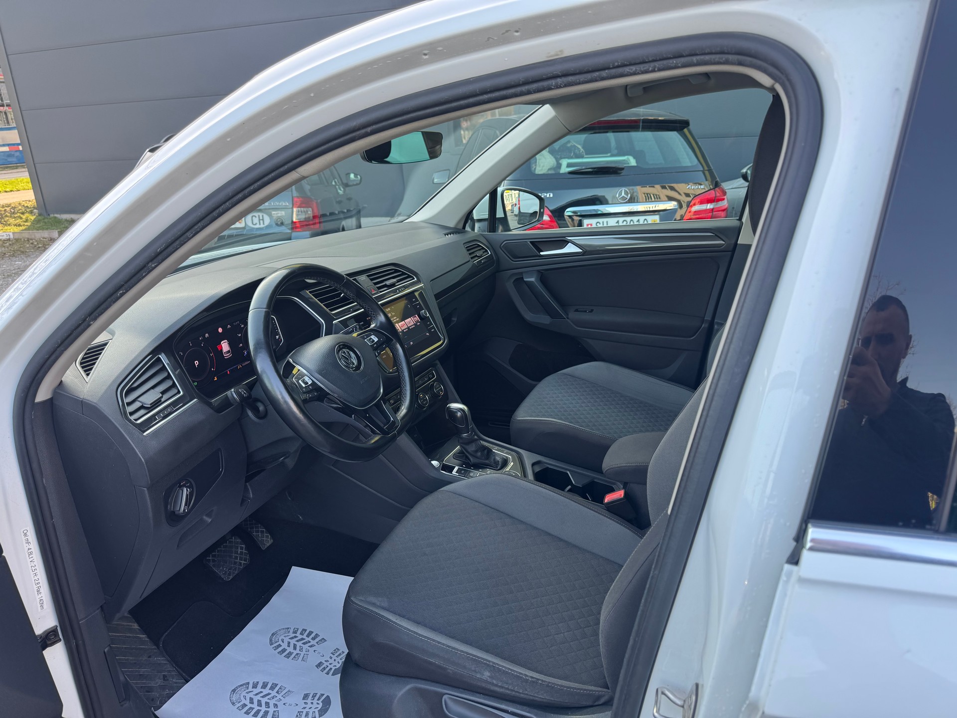 VW Tiguan 2.0 TDI SCR Comfortline 4Motion DSG-image-7
